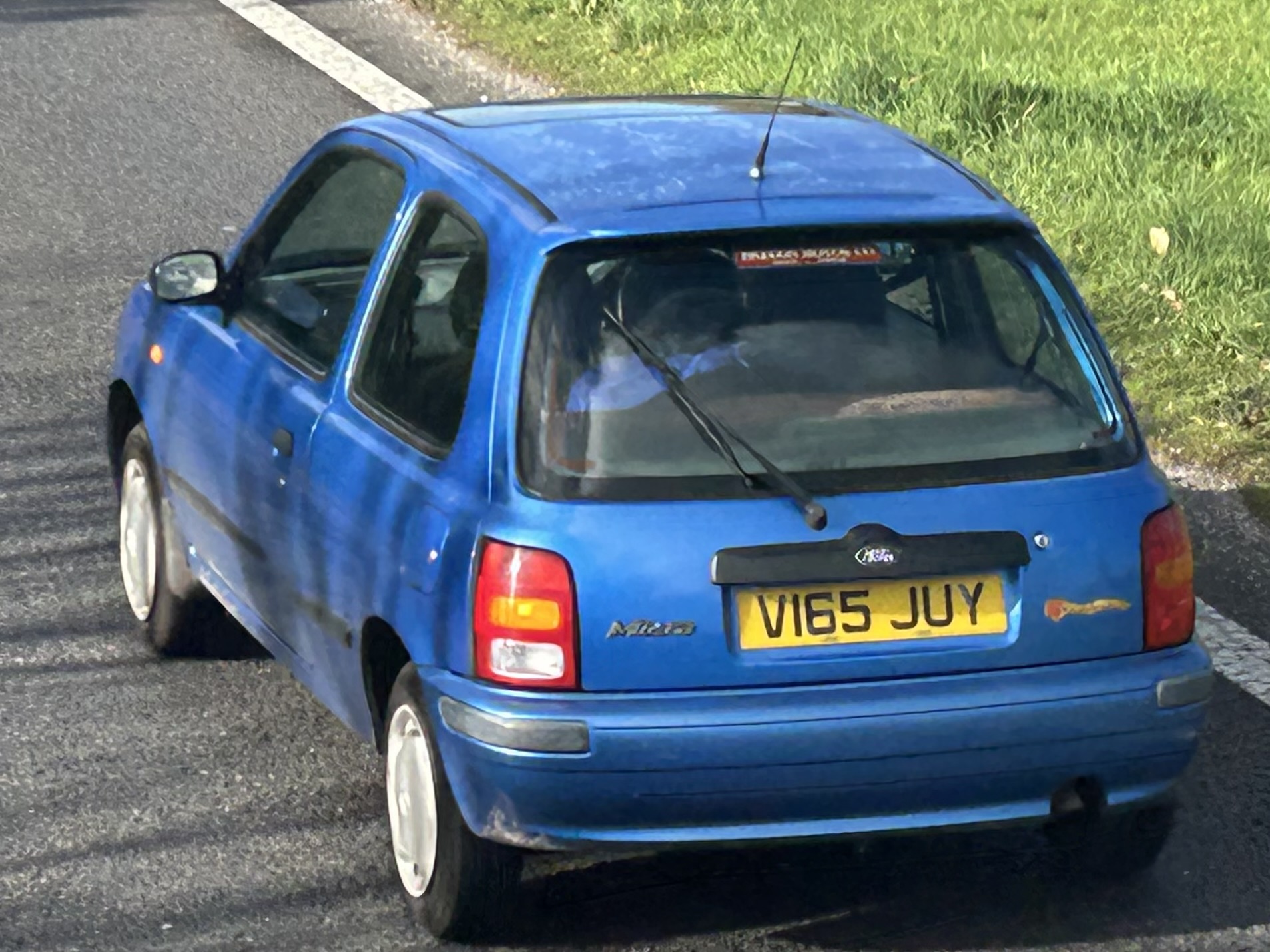 V165JUY, Nissan Micra 2nd gen 3-door Hatch (K11), 1992–2003