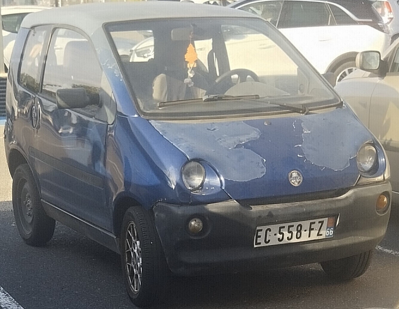 EC-558-FZ, Aixam 400 