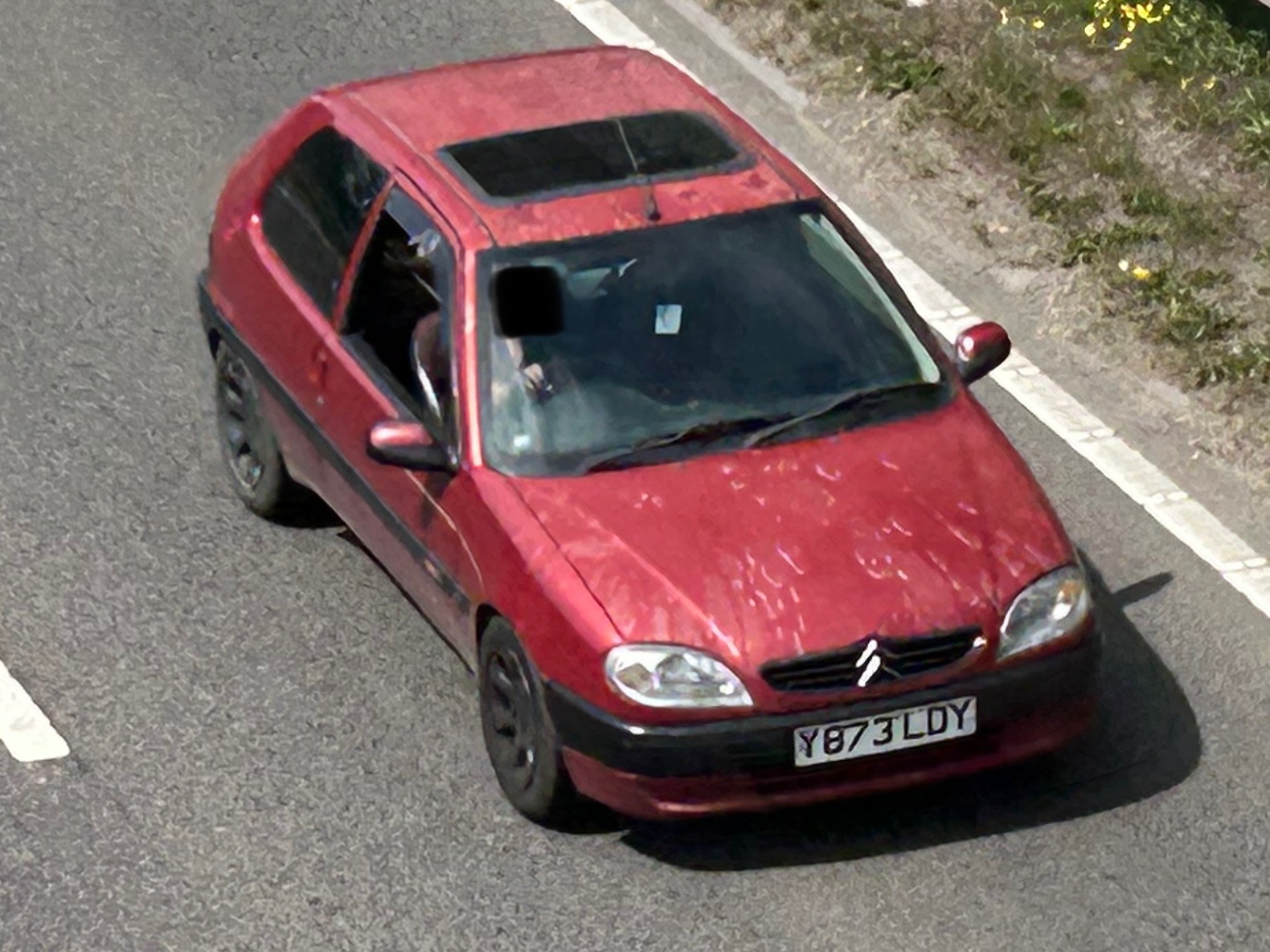 Y873LDY, Citroёn Saxo 1st gen 3-door Hatch (S8), facelift, 1999–2003