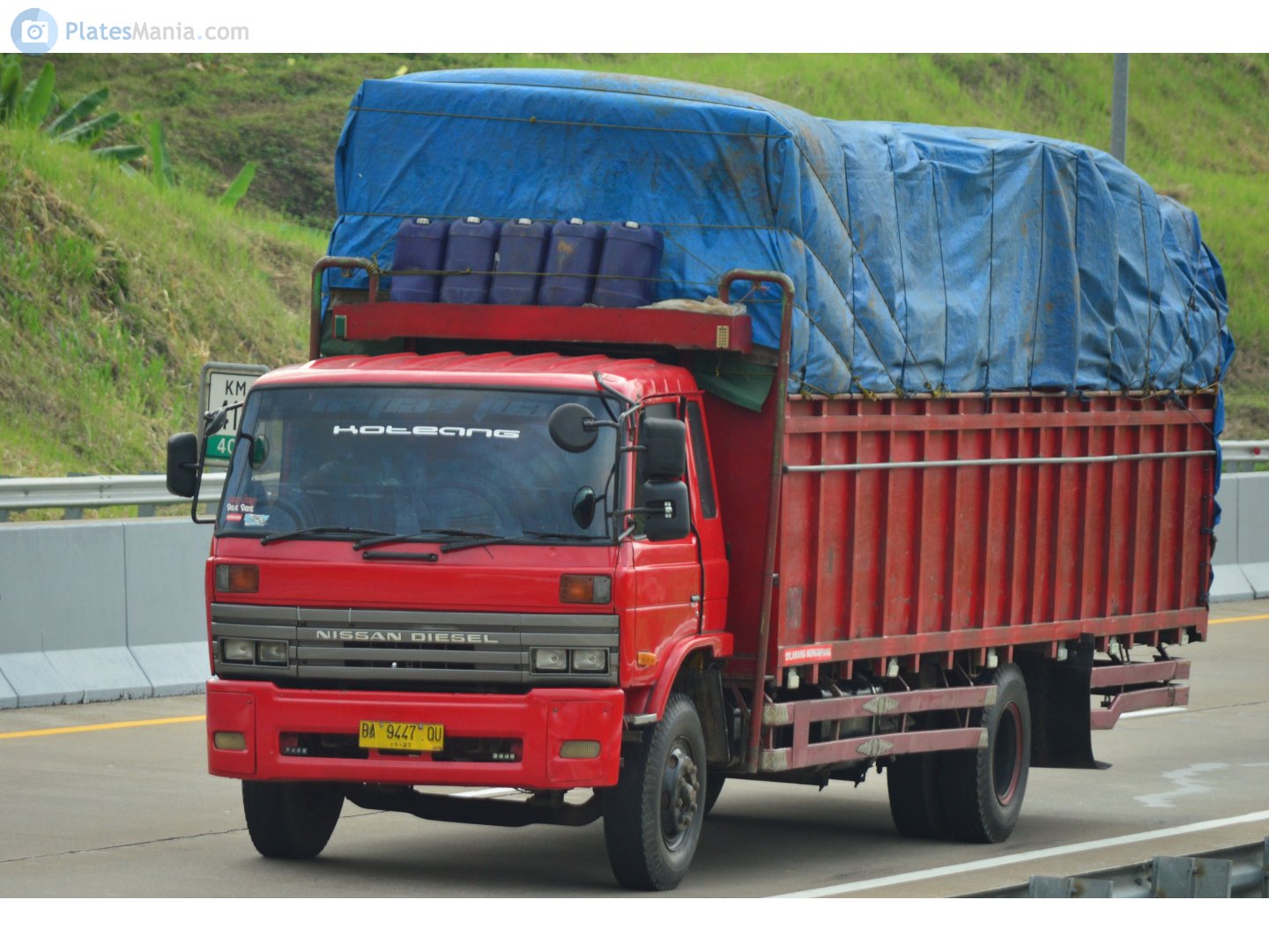 BA 9447 QU, Nissan Diesel Condor 