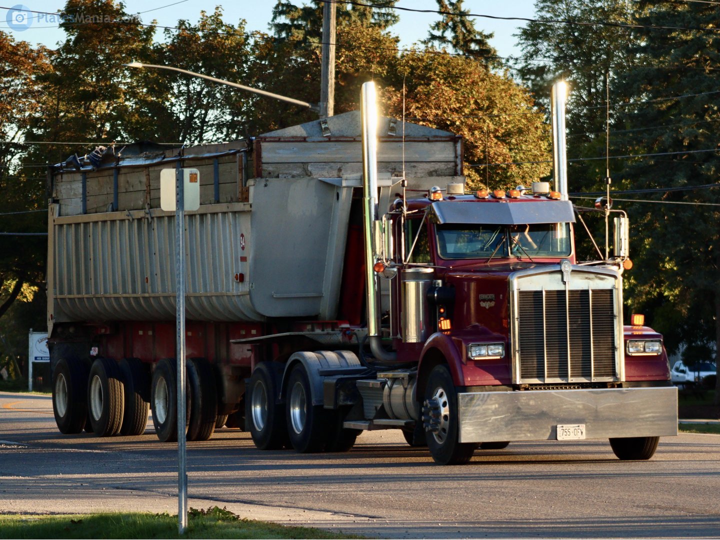 755-0FV, Kenworth W900 