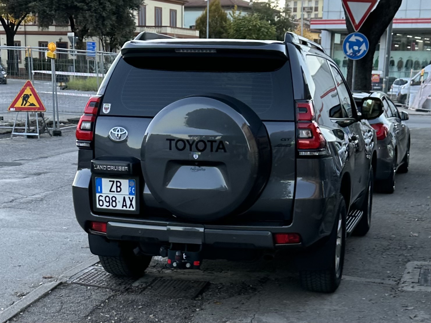 ZB 698 AX, Toyota Land Cruiser Prado 4th gen 3-door SUV (J155), 2nd facelift, 2017–2023