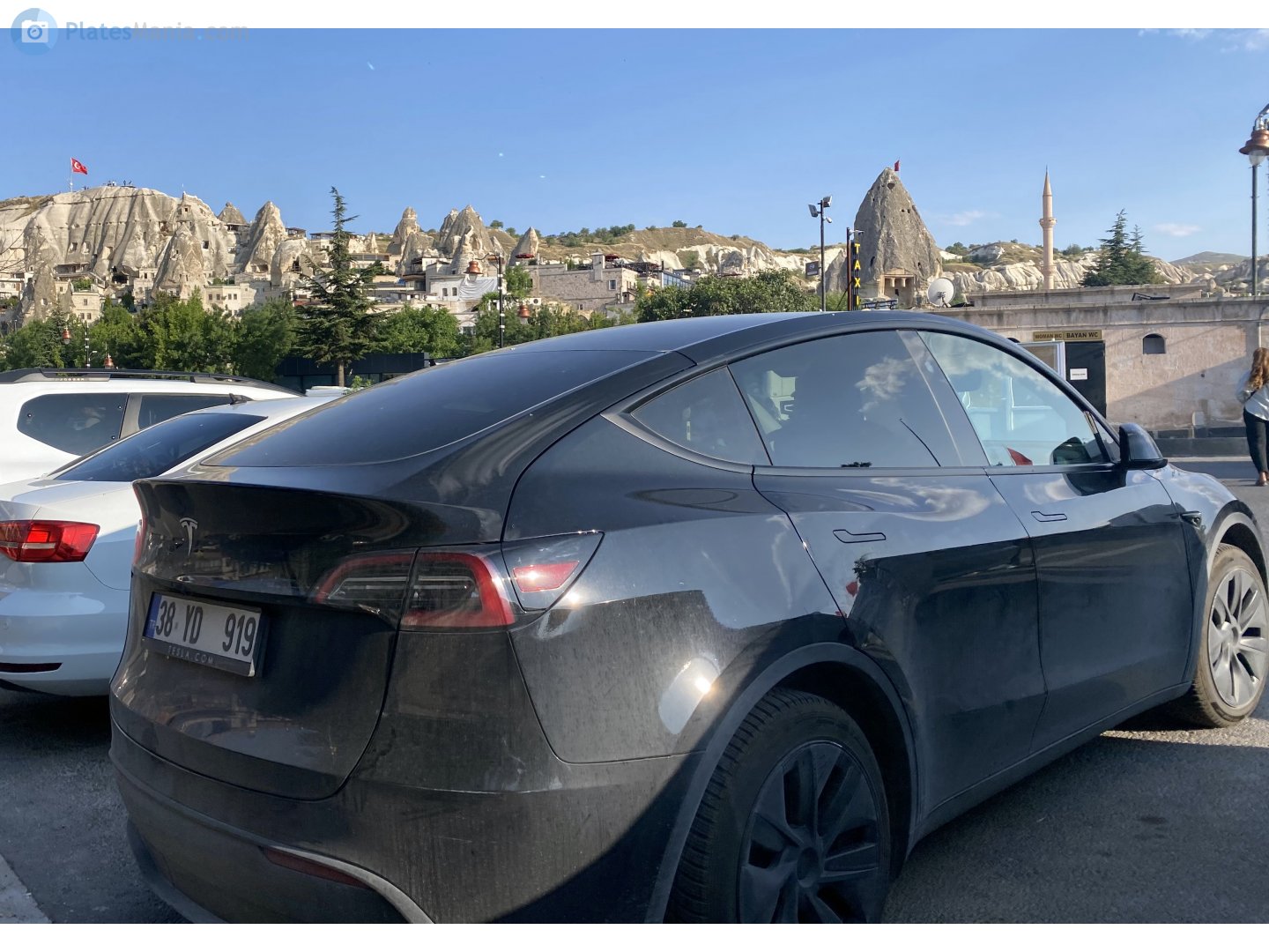 38 YD 919, Tesla Model Y 1st gen (5YJY), 2020–2025