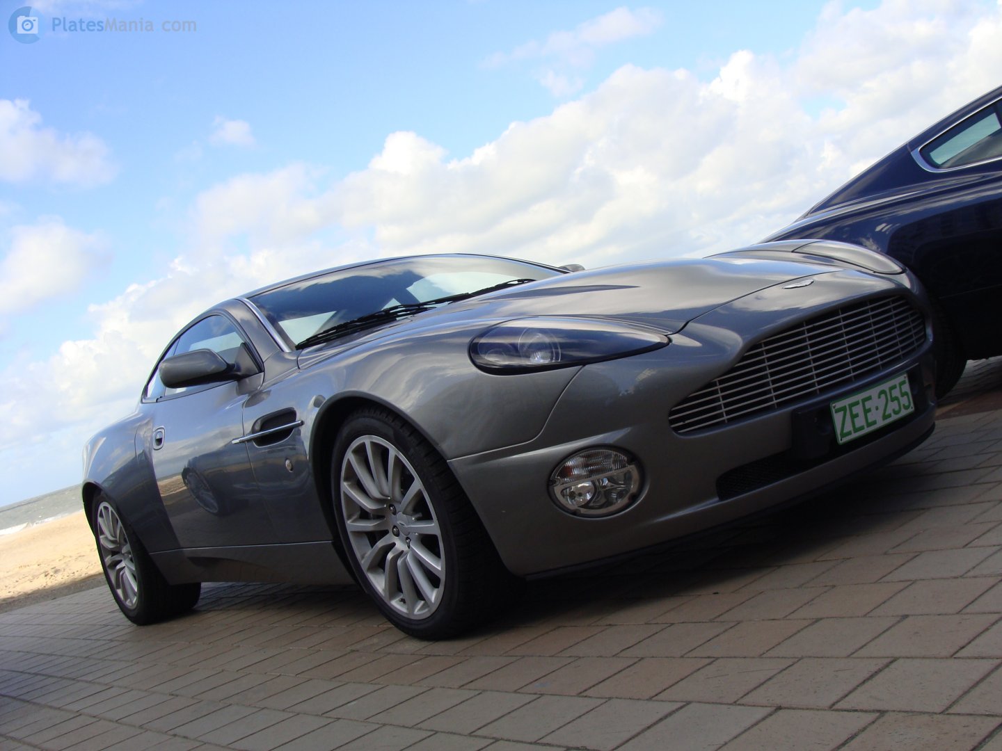 ZEE-255, Aston Martin Vanquish 1st gen V12 Vanquish, 2001–2007