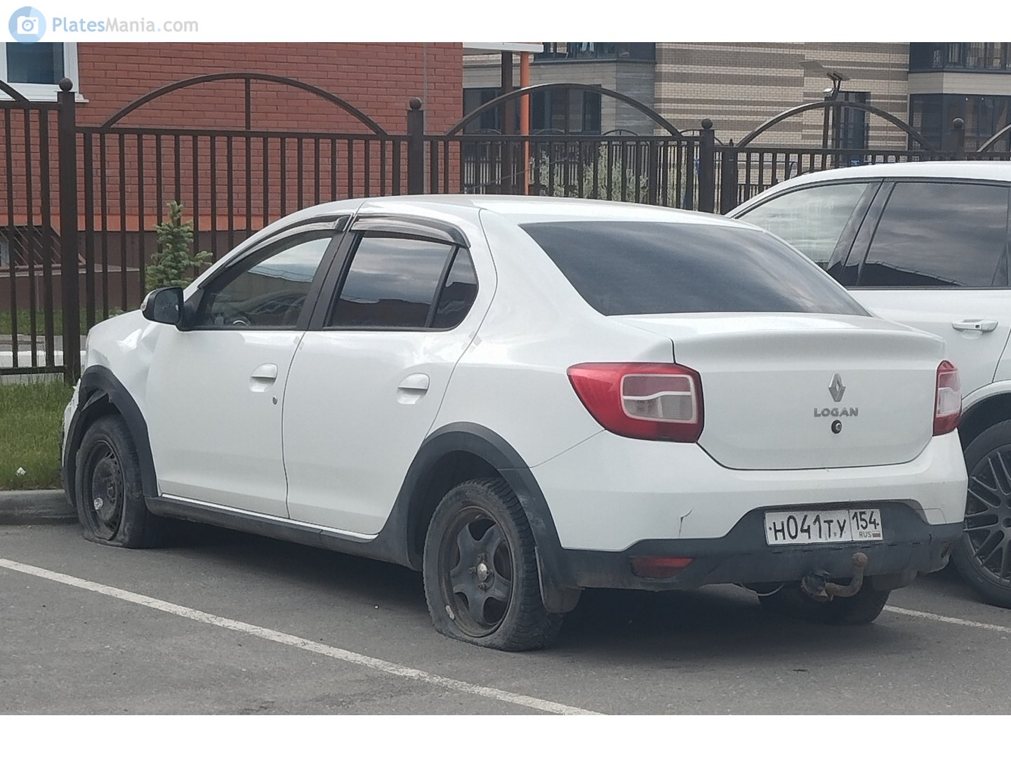 н 041 ту 154, Renault Logan 2nd gen Sedan Stepway (L8), 2018–