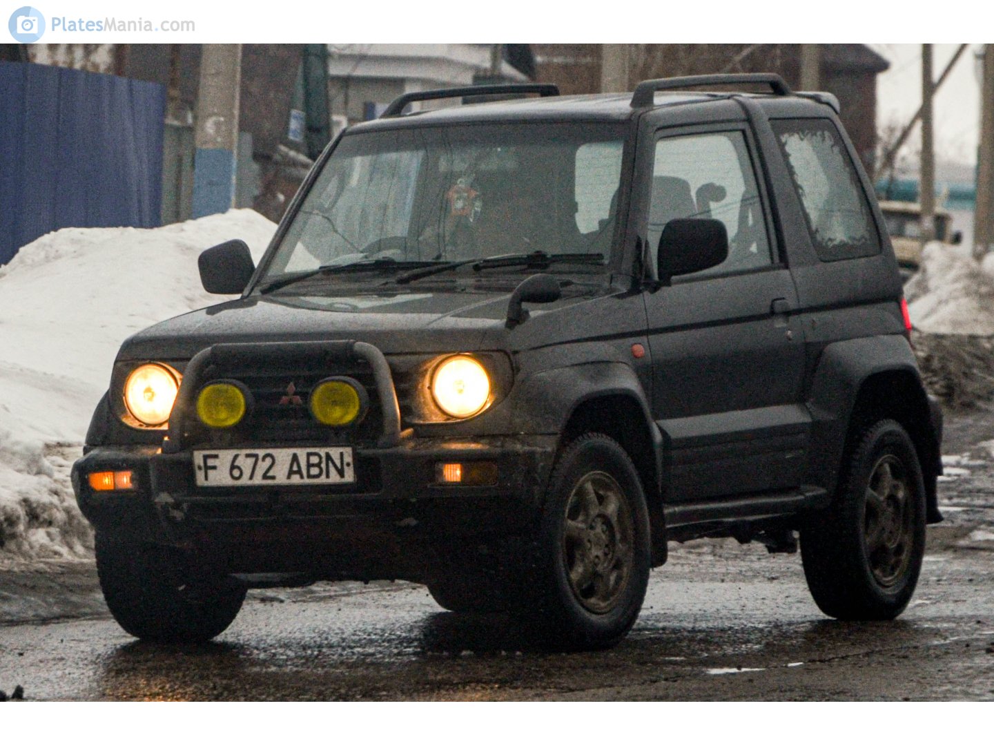 F 672 ABN, Mitsubishi Pajero Junior 1st gen (H57A), 1995–1998