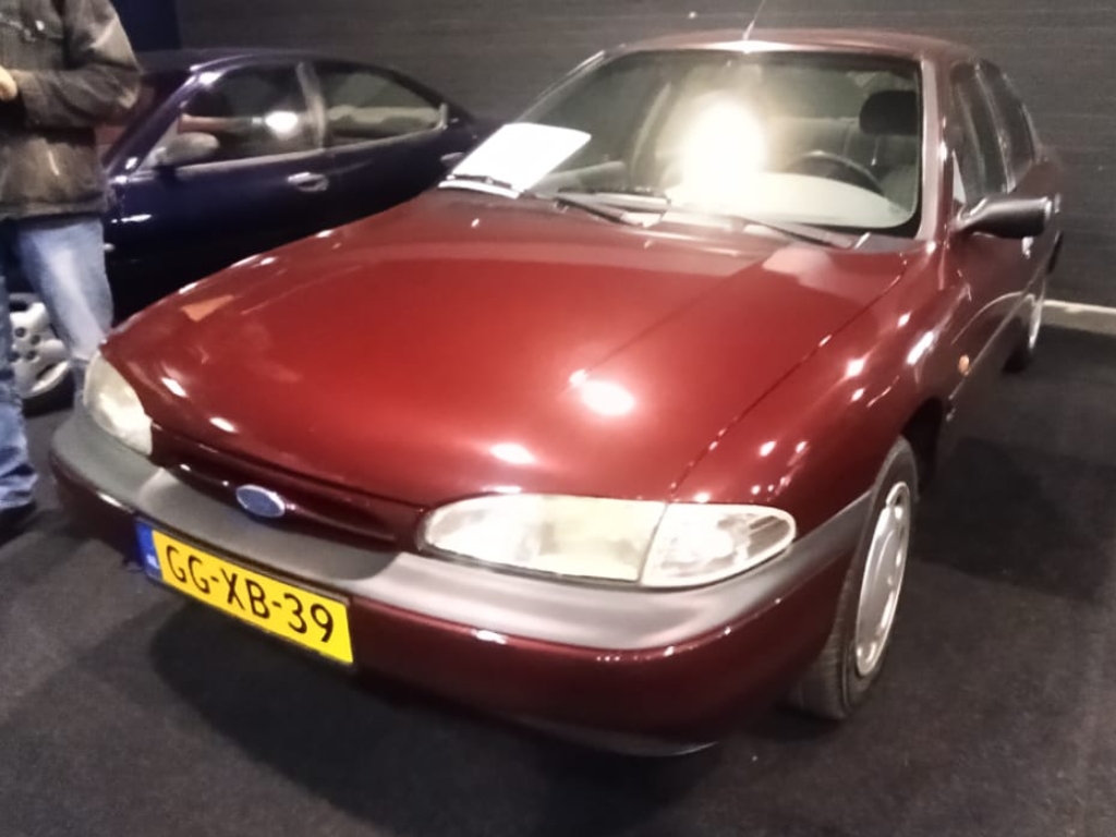 GG-XB-39, Ford Mondeo 1st gen Sedan/Liftback (Mk1; CDW27), 1993–1996