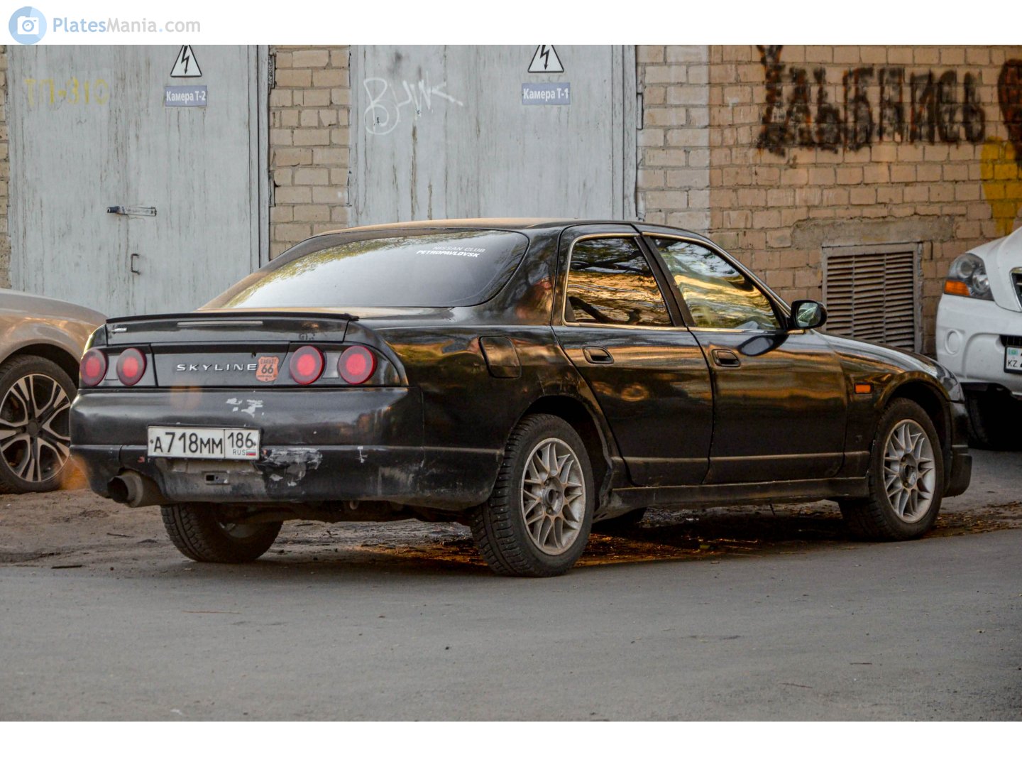 а 718 мм 186, Nissan Skyline 9th gen Sedan (R33), 1993–1998