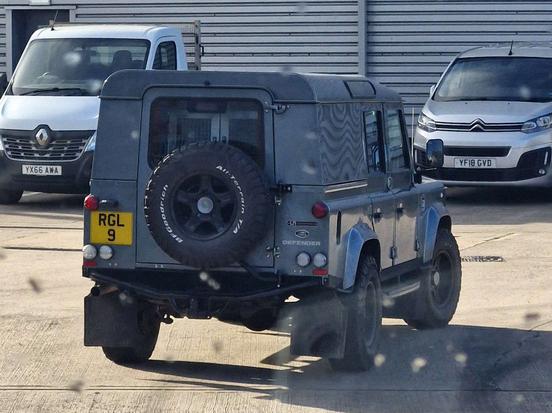 RGL9, Land Rover Defender 1st gen 110