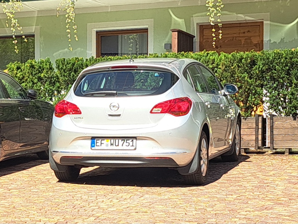 EF WU 751, Opel Astra 4th gen Hatch (J; P10), 2009–2015