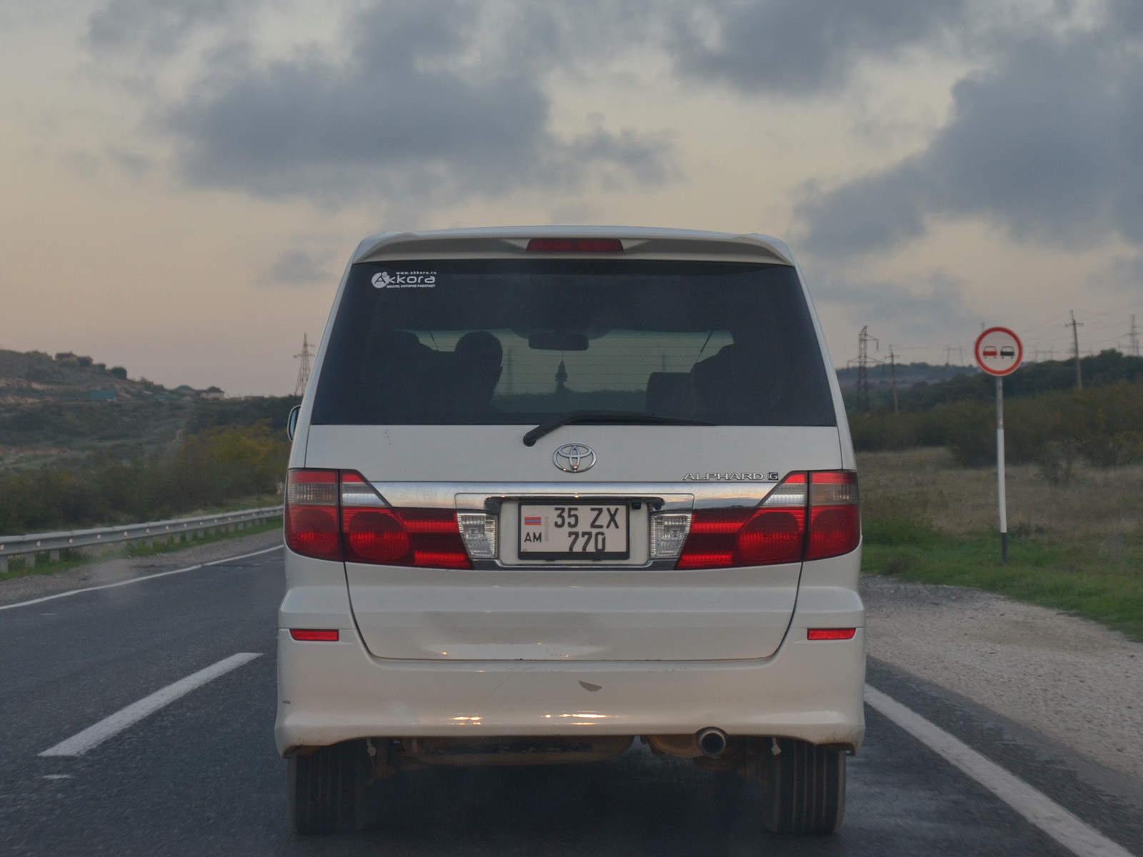 35 ZX 770, Toyota Alphard 1st gen (G/V) (AH10), 2002–2008
