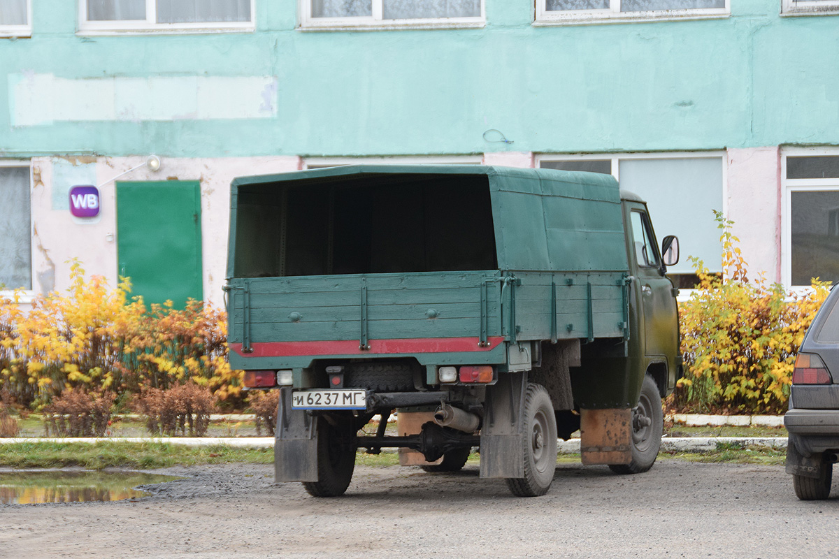 и 6237 МГ, UAZ 452 452Д/3303 Single-Cab Truck, 1965–