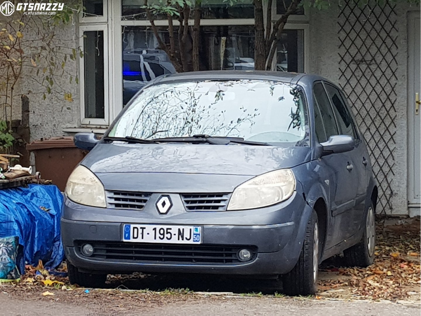 DT-195-NJ, Renault Scénic 2nd gen (J84), 2003–2009