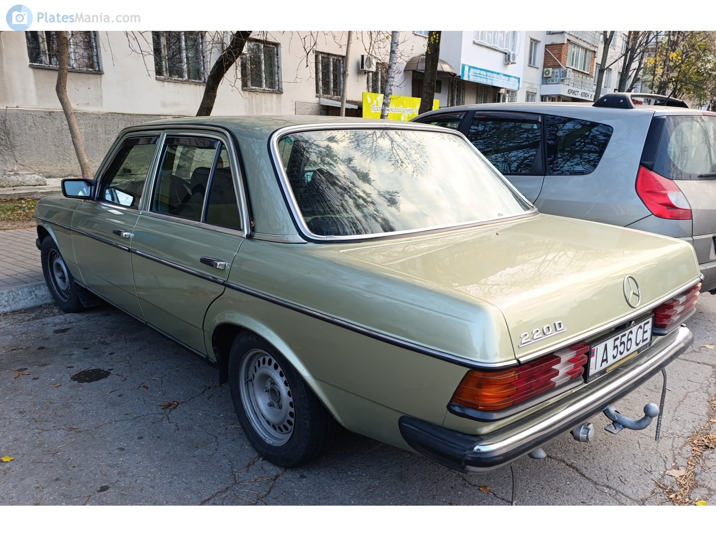 A 556 CE, Mercedes-Benz E-Klasse 200–300 Sedan (W123), 1975­–1986