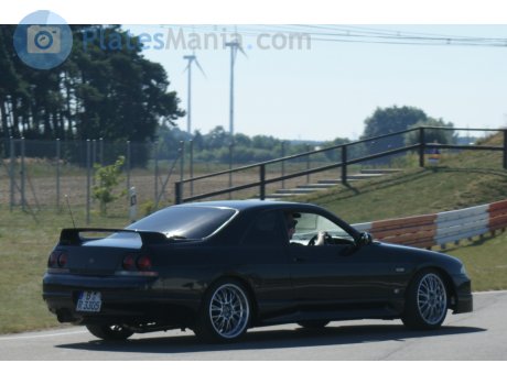 B R 3305 (04/10), Nissan Skyline