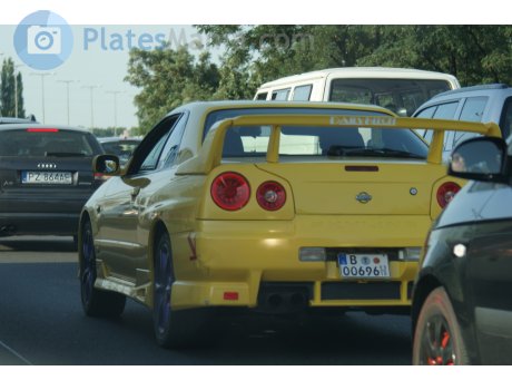 B OO 696 (03/10), Nissan Skyline