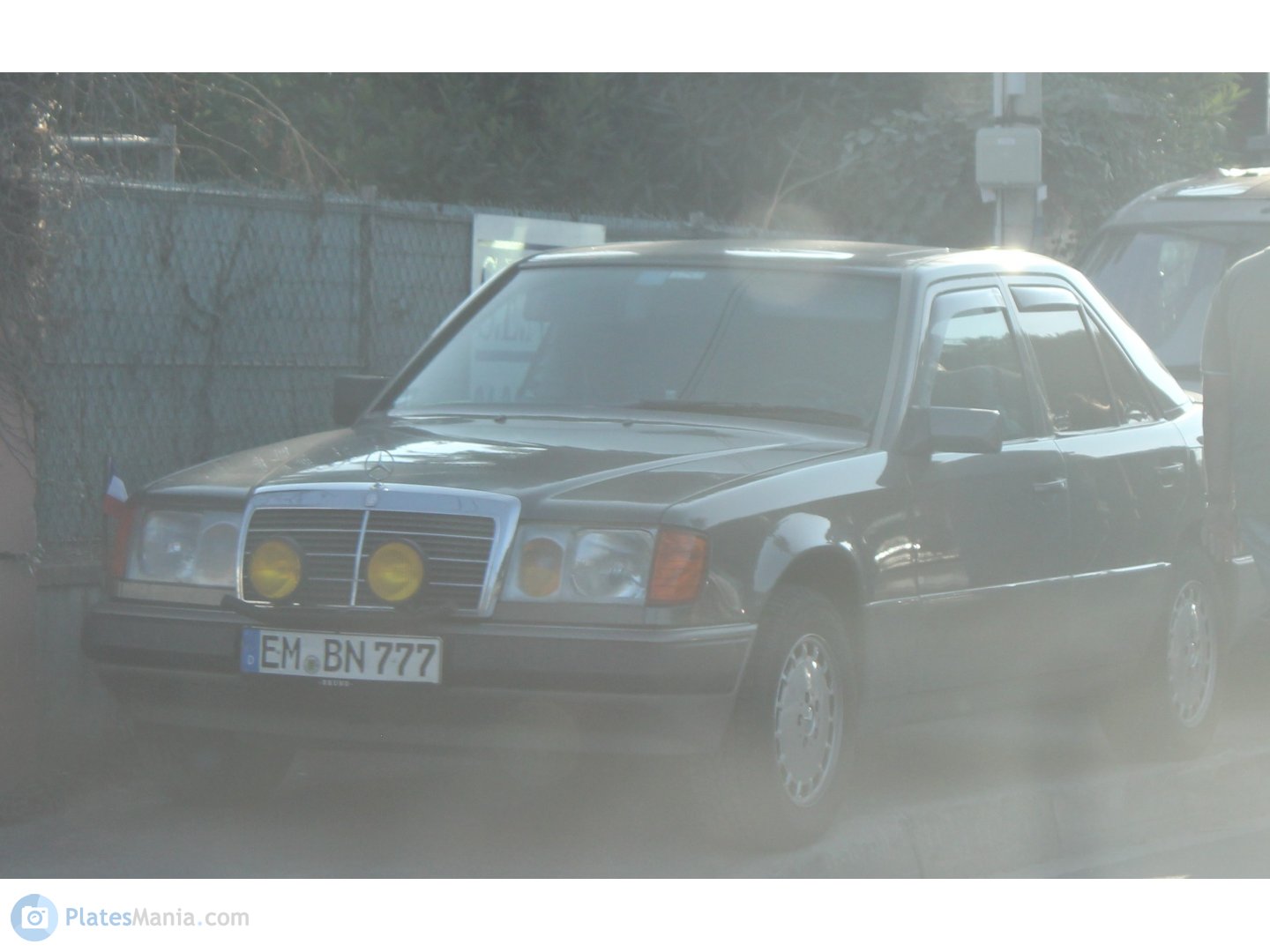 EM BN 777, Mercedes-Benz E-Klasse 1st gen Sedan (W124), 1984­–1995