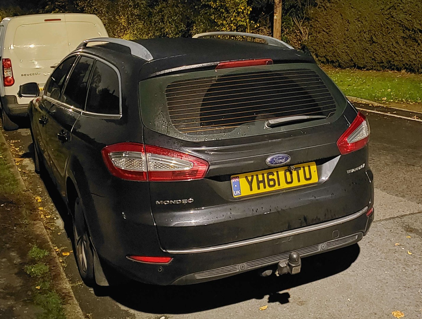 YH61OTU, Ford Mondeo 3rd gen Turnier Wagon (Mk4; CD345), facelift, 2010–2014