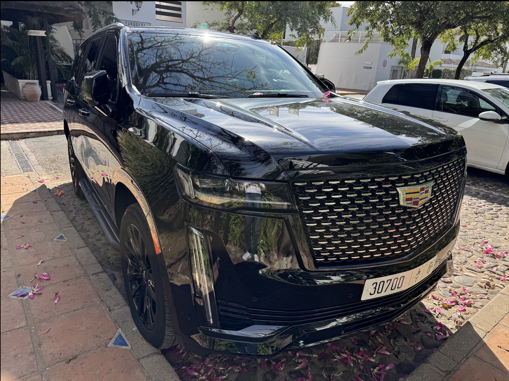 30700|ط|6, Cadillac Escalade 5th gen (GMT1UL), 2020–2024