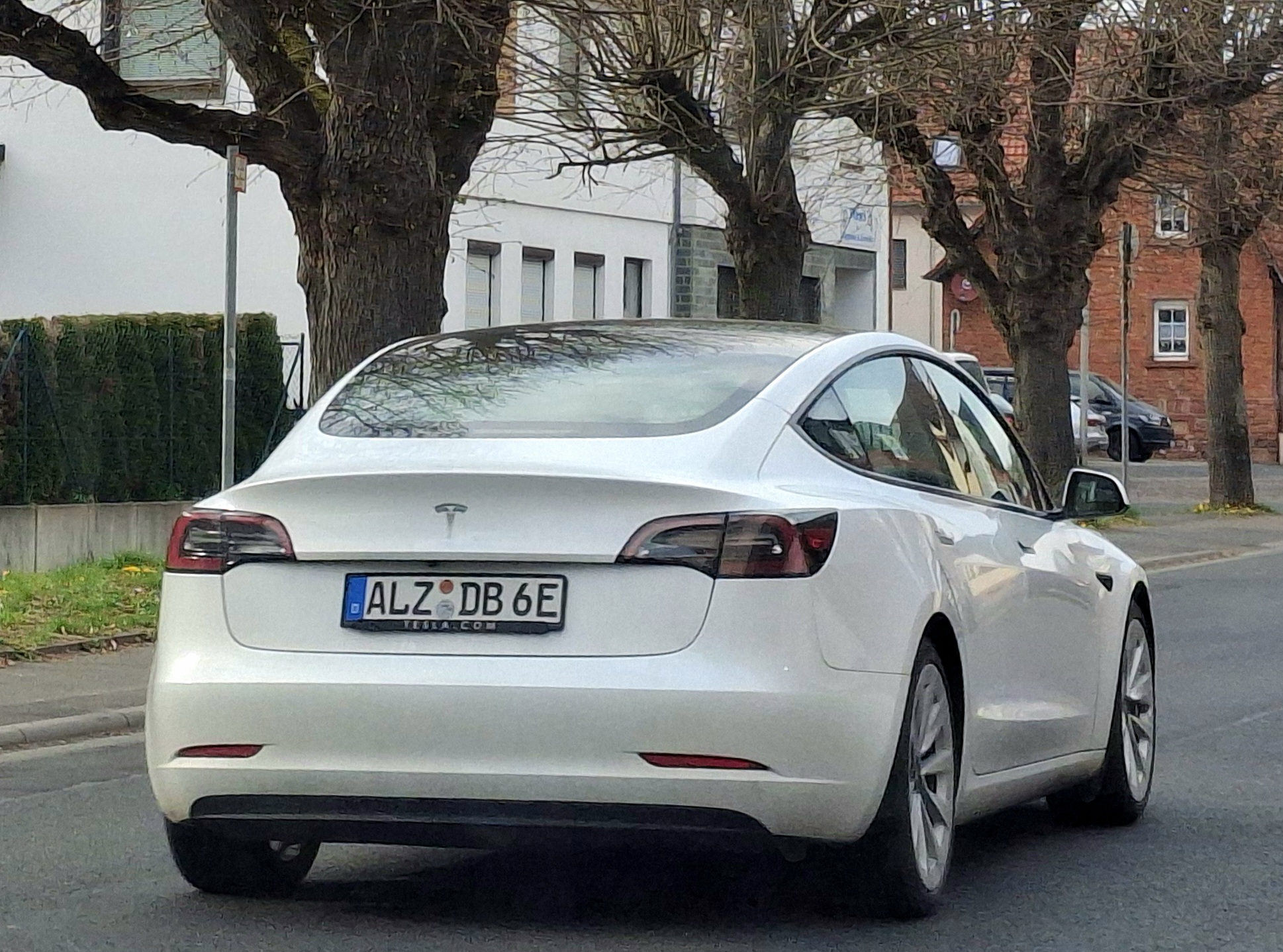 ALZ DB 6 E, Tesla Model 3 