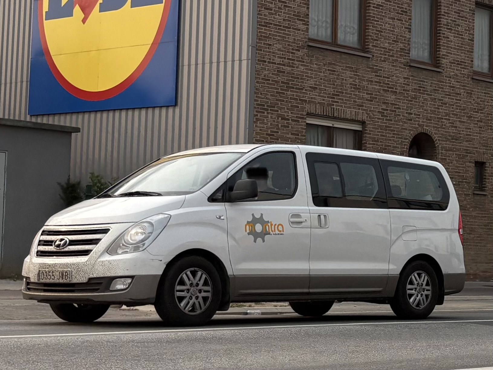 0355 JWB, Hyundai H-1 