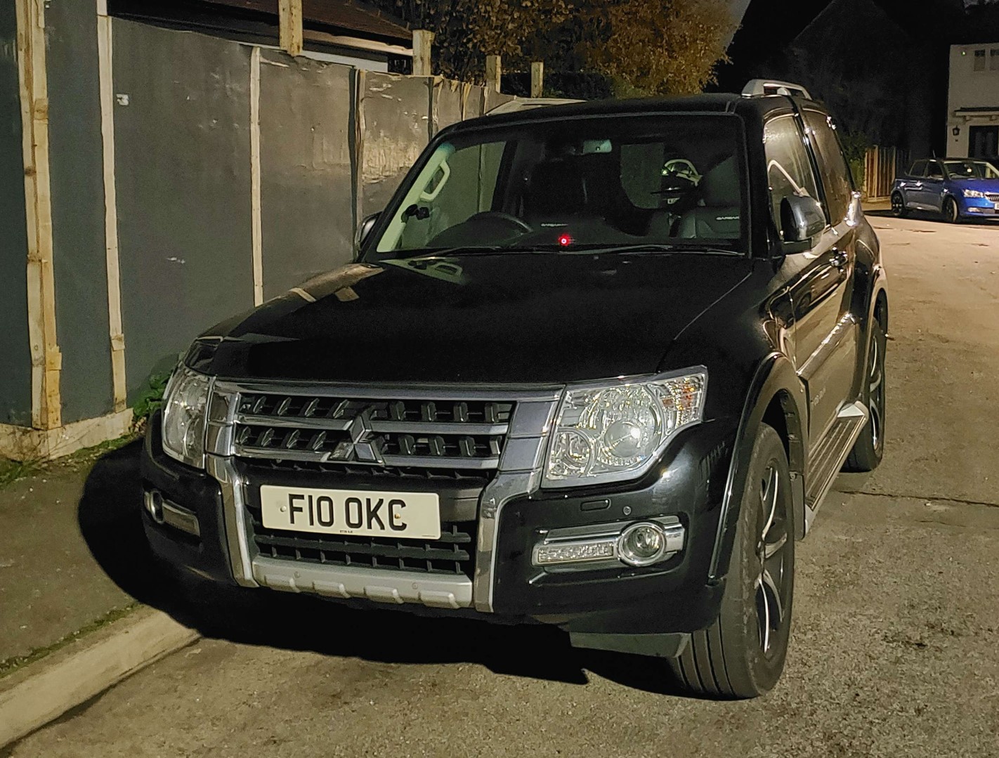 F10OKC, Mitsubishi Shogun 4th gen 3-door SUV (V80), 2007–2018