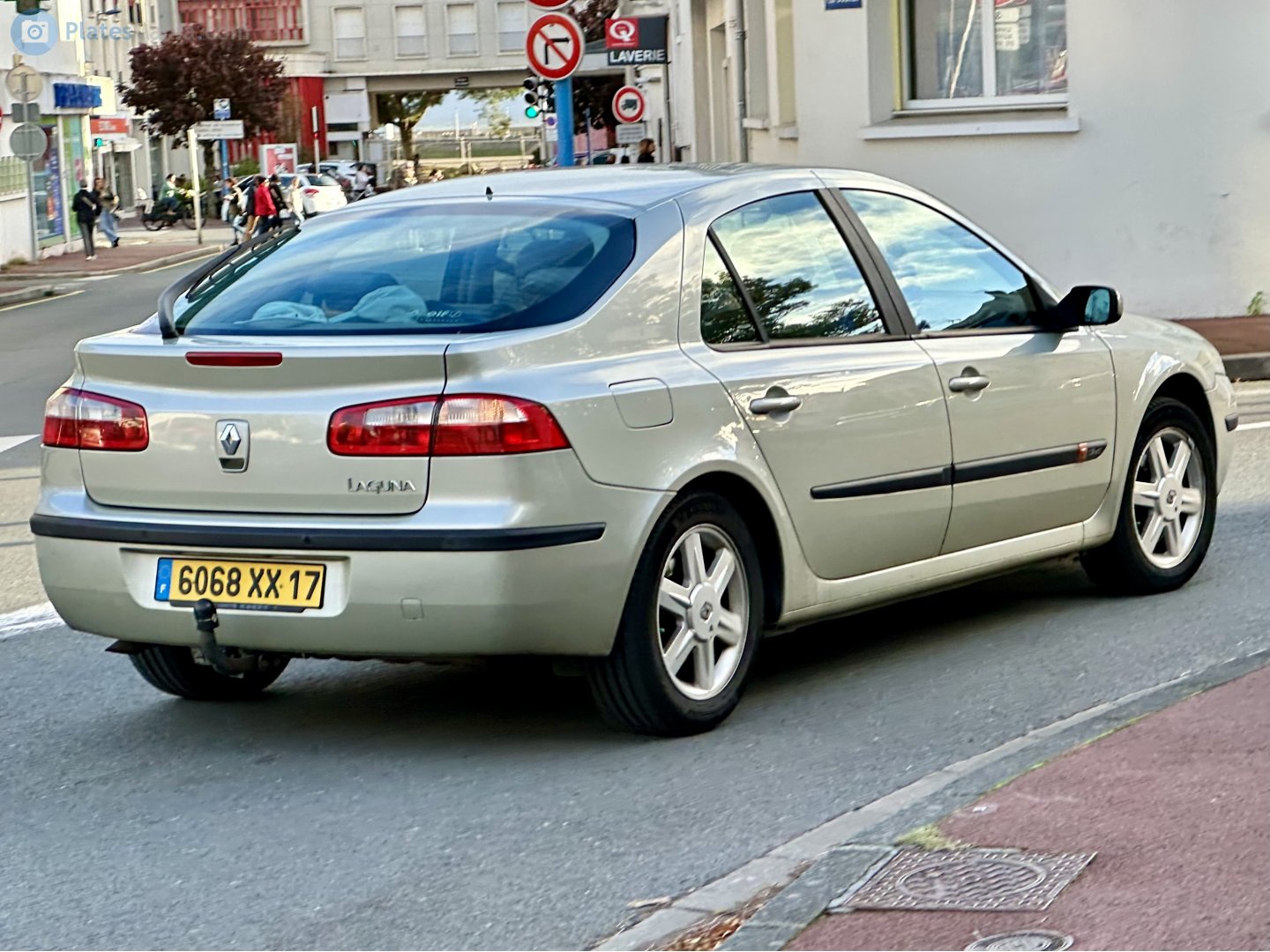 6068 XX 17, Renault Laguna 2nd gen Liftback (X74), 2001–2005