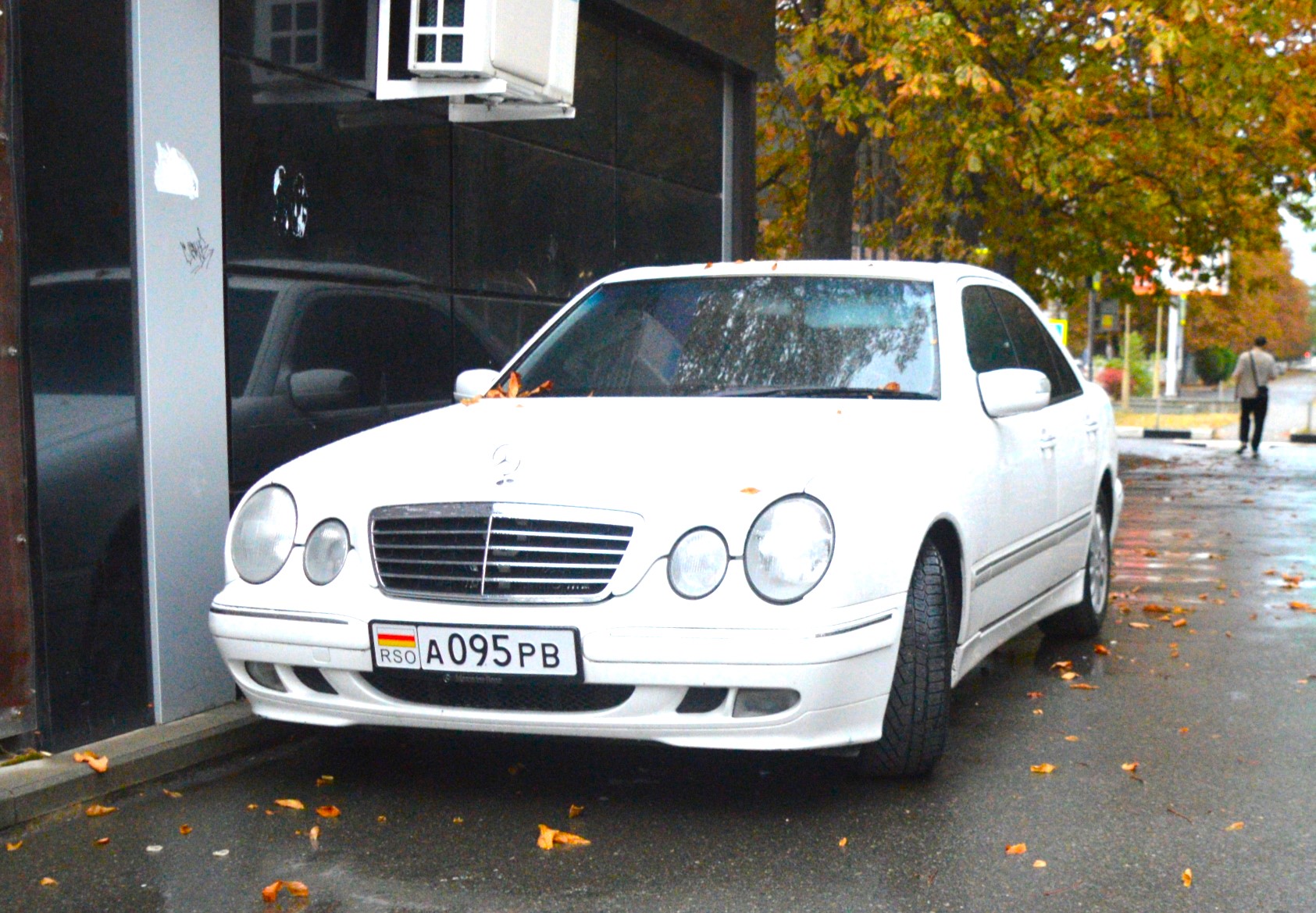 а 095 рв, Mercedes-Benz E-Klasse 2nd gen Sedan (W210), 1995­–2002