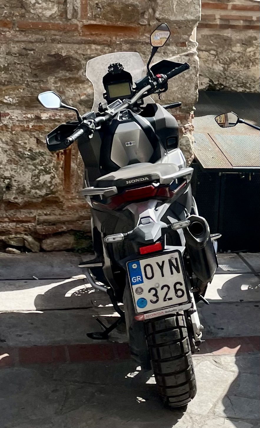 OYN-326, Honda X-ADV 