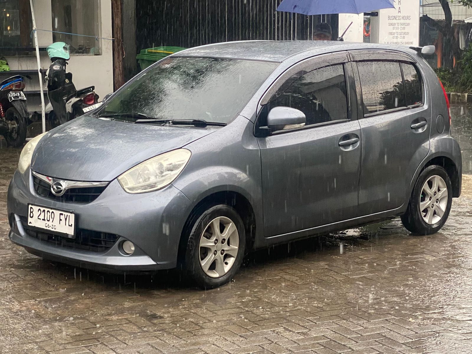 B 2109 FYL, Daihatsu Sirion 3rd gen (M600; ID-market), 2011–2015