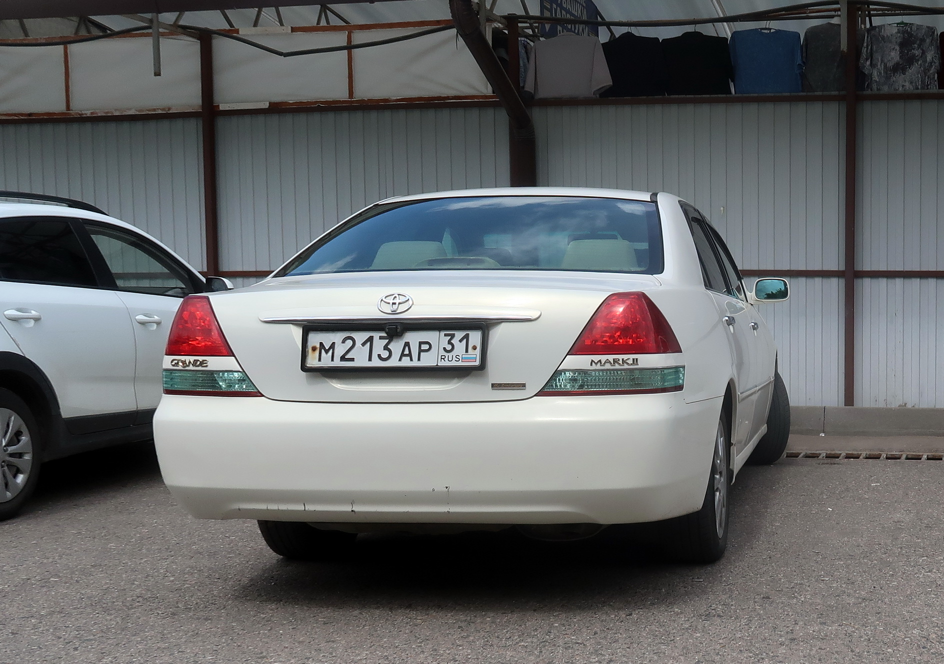 м 213 ар 31, Toyota Mark II 9th gen Sedan (X110), 2000–2004