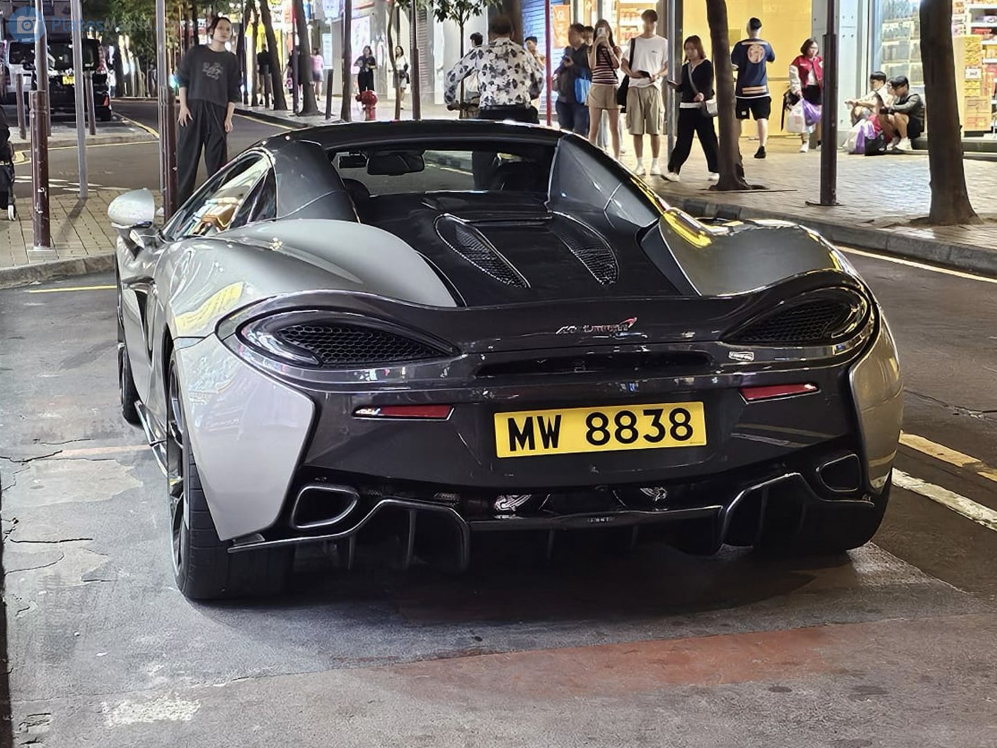 MW 8838, McLaren 570 
