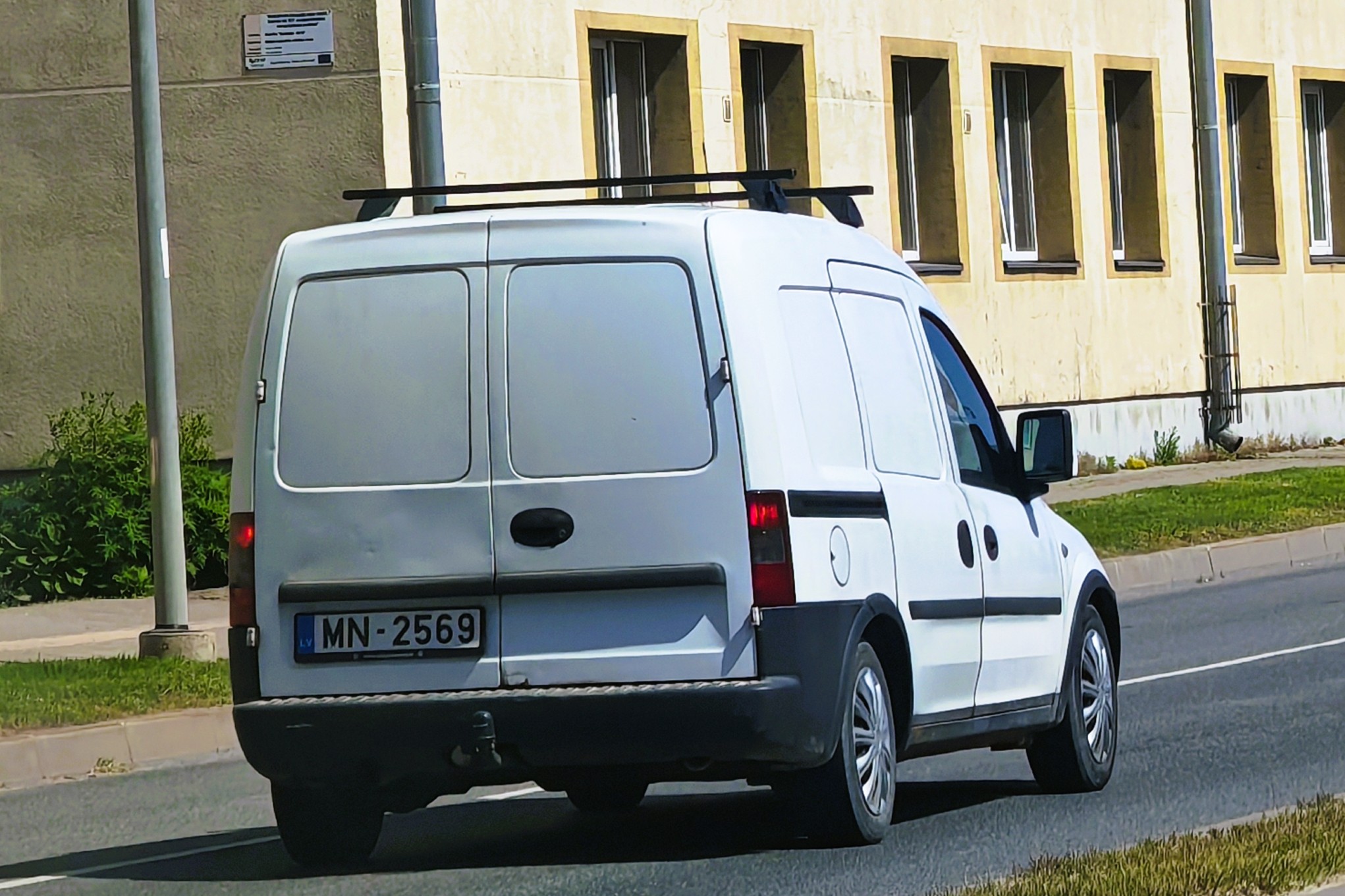 MN-2569, Opel Combo 3rd gen Combi/Tour (C; X01), 2001–2010