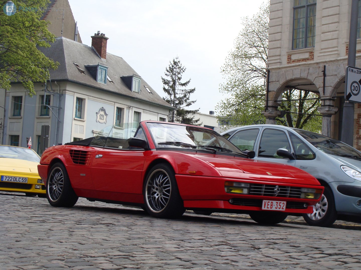 VEB-352, Ferrari Mondial 1st gen Cabriolet (F108), 1983–1993