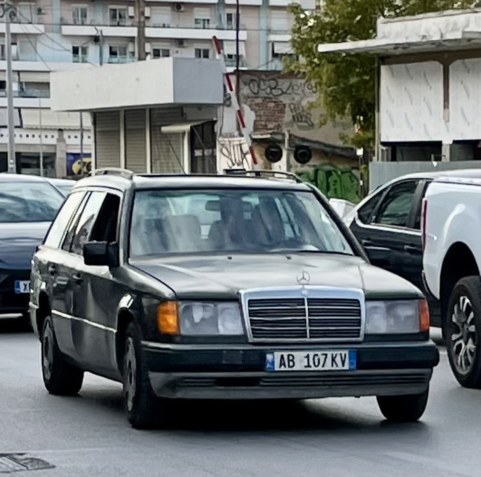 AB 107 KV, Mercedes-Benz E-Klasse 1st gen Wagon (S124), 1984­–1996