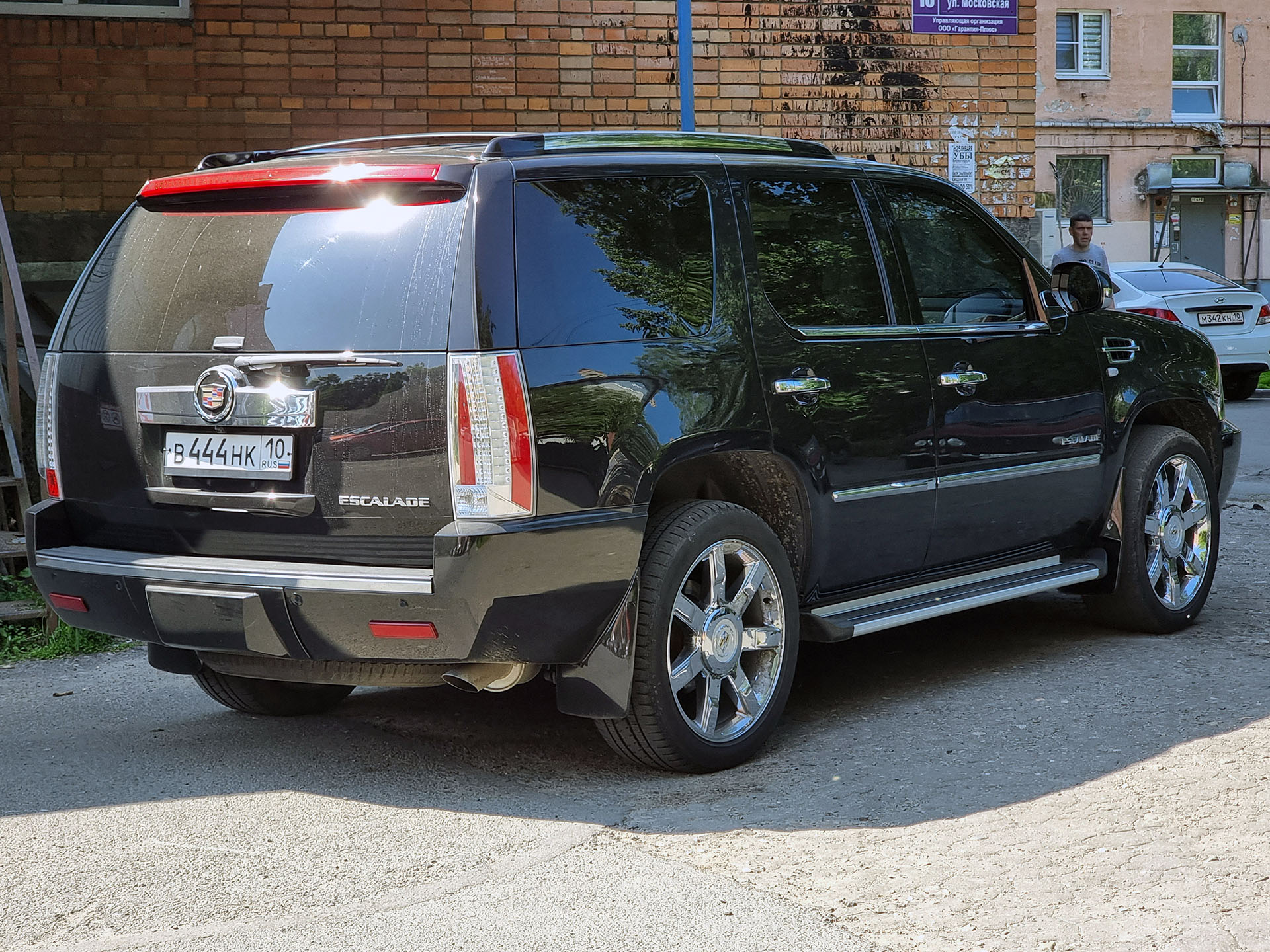 в 444 нк 10, Cadillac Escalade 3rd gen (GMT926), 2006–2014