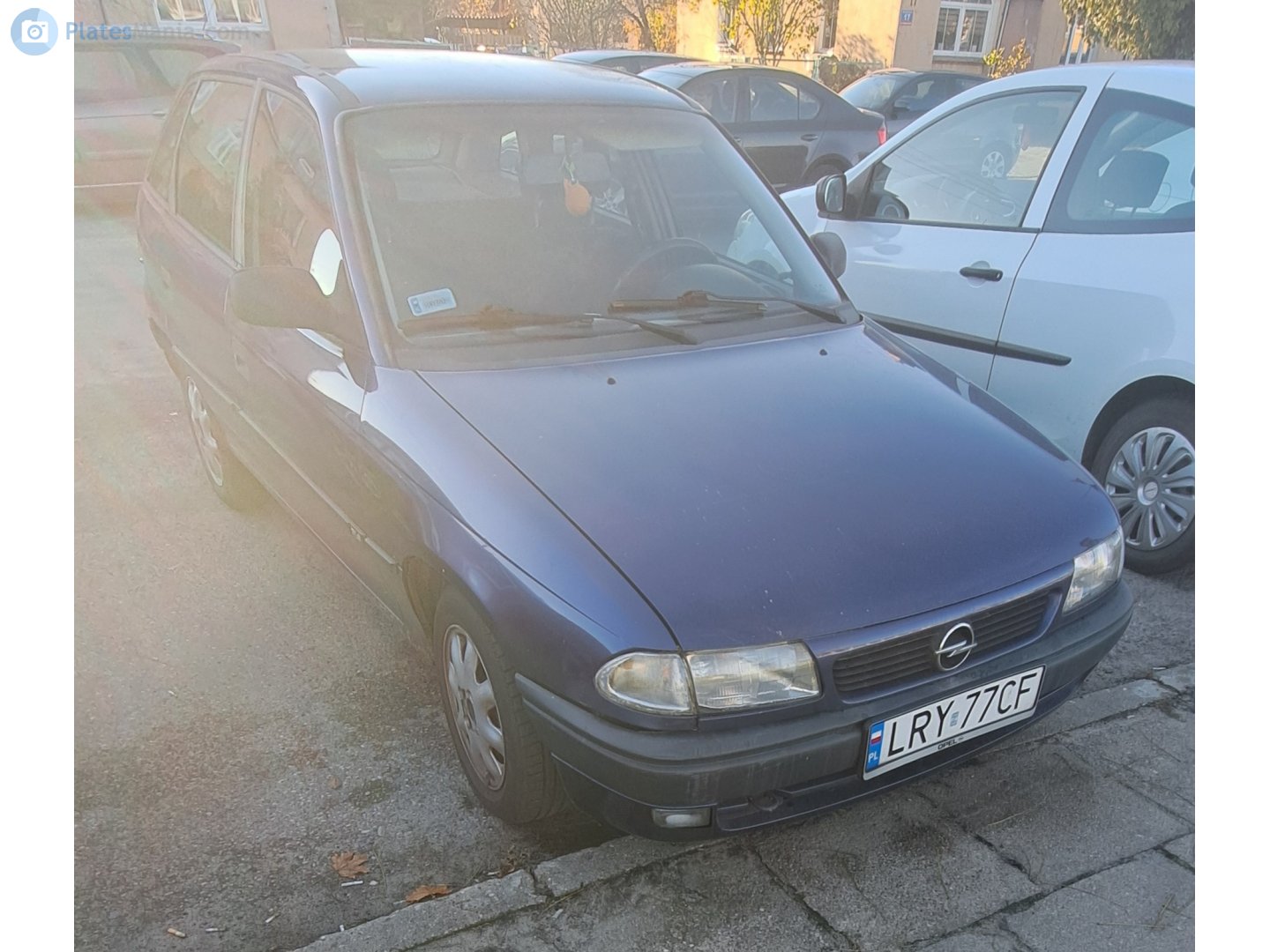 LRY 77CF, Opel Astra 1st gen Sedan (F; T92), 1992–1998 (–2002 for Eastern Europe)