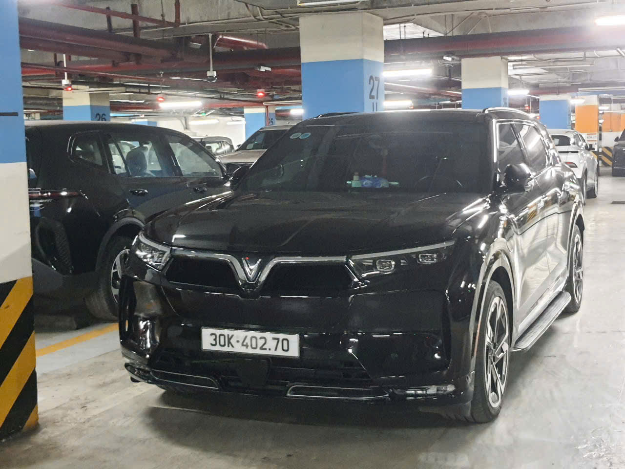 30K-402.70, VinFast VF9 1st gen, 2023–