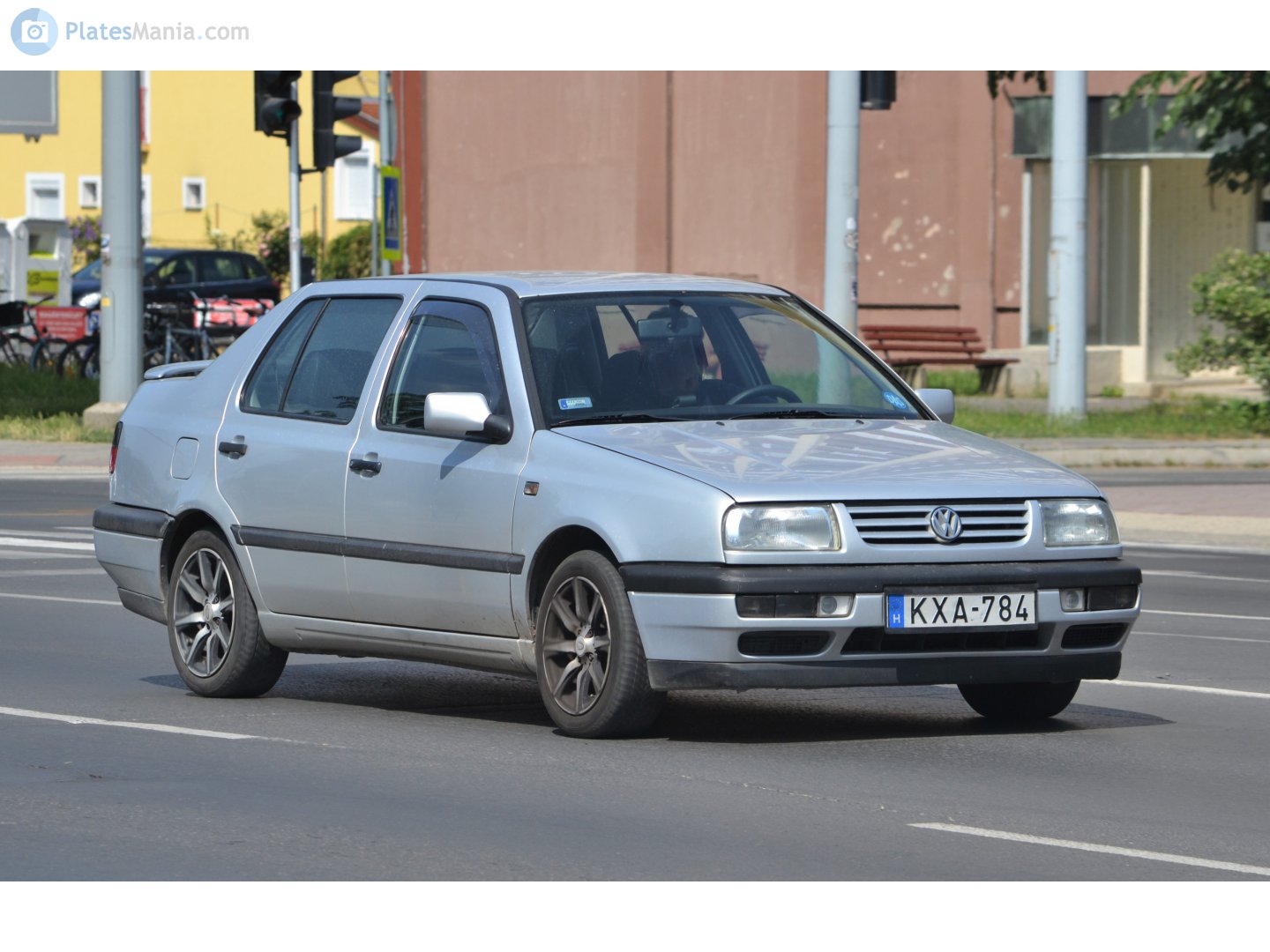 KXA-784, Volkswagen Vento 1st gen (A3/1H2), 1992–1999