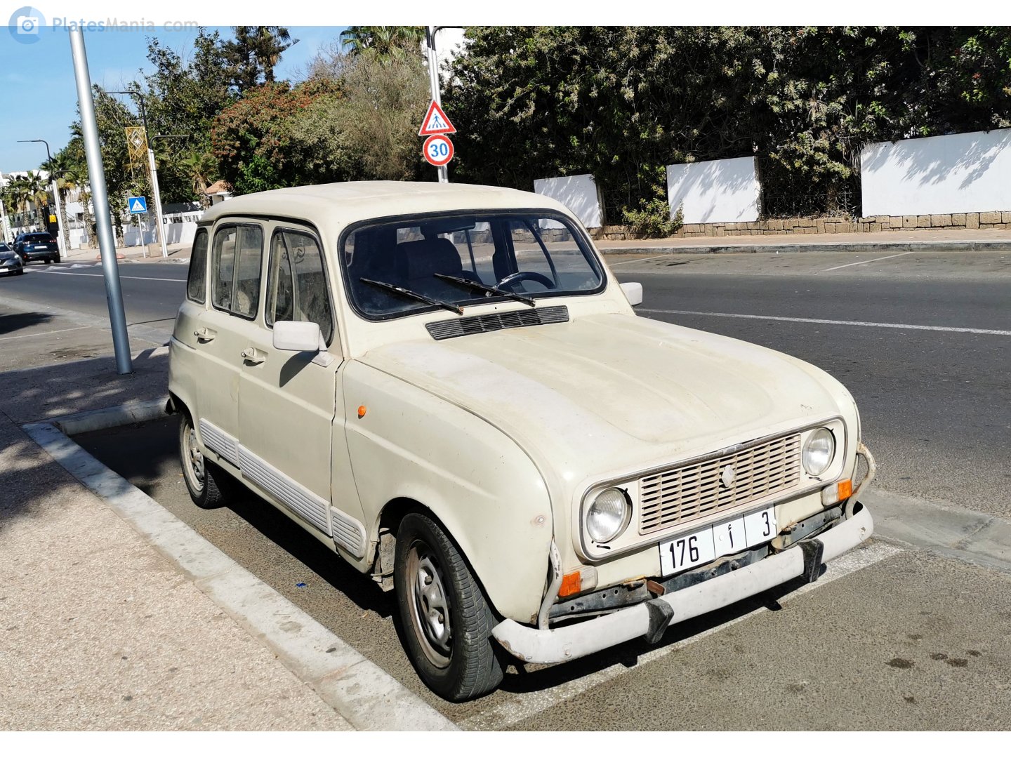 176|أ|3, Renault 4 1st gen Sedan/Hatch (112), 1961–1992