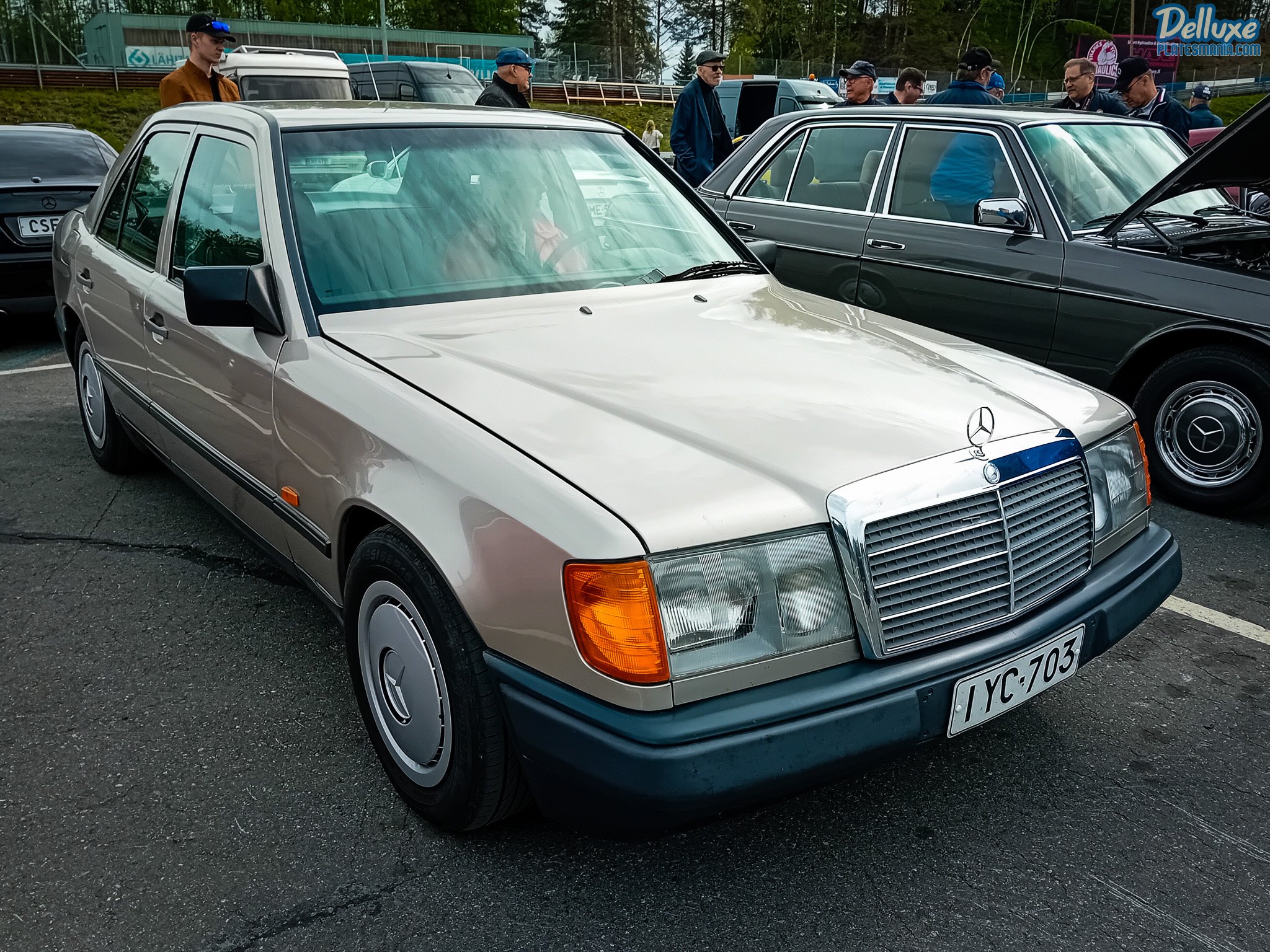IYC-703, Mercedes-Benz E-Klasse 1st gen Sedan (W124), 1984­–1995