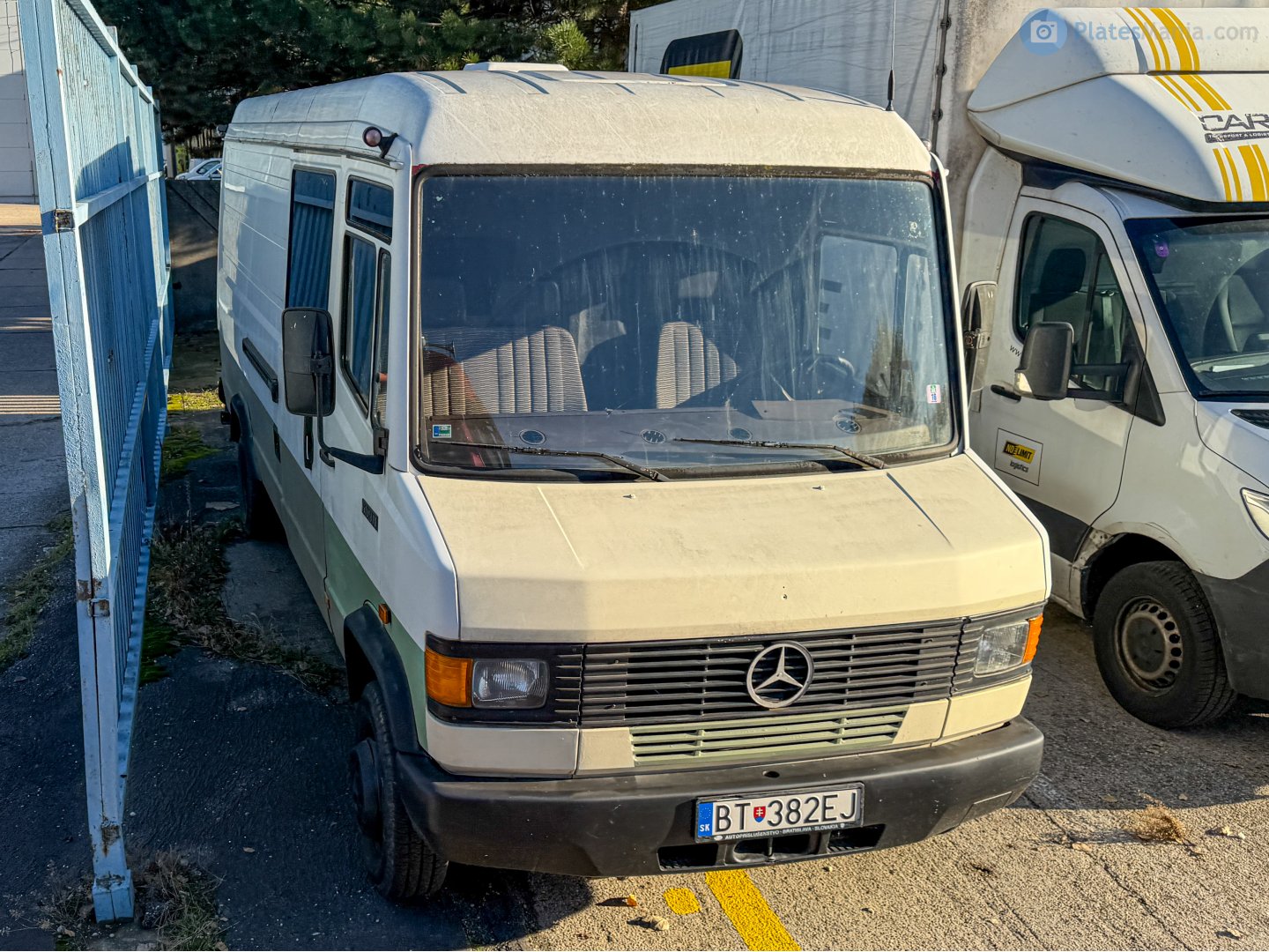 BT-382EJ, Mercedes-Benz T2 2nd gen (668/669/670), 1986–1996