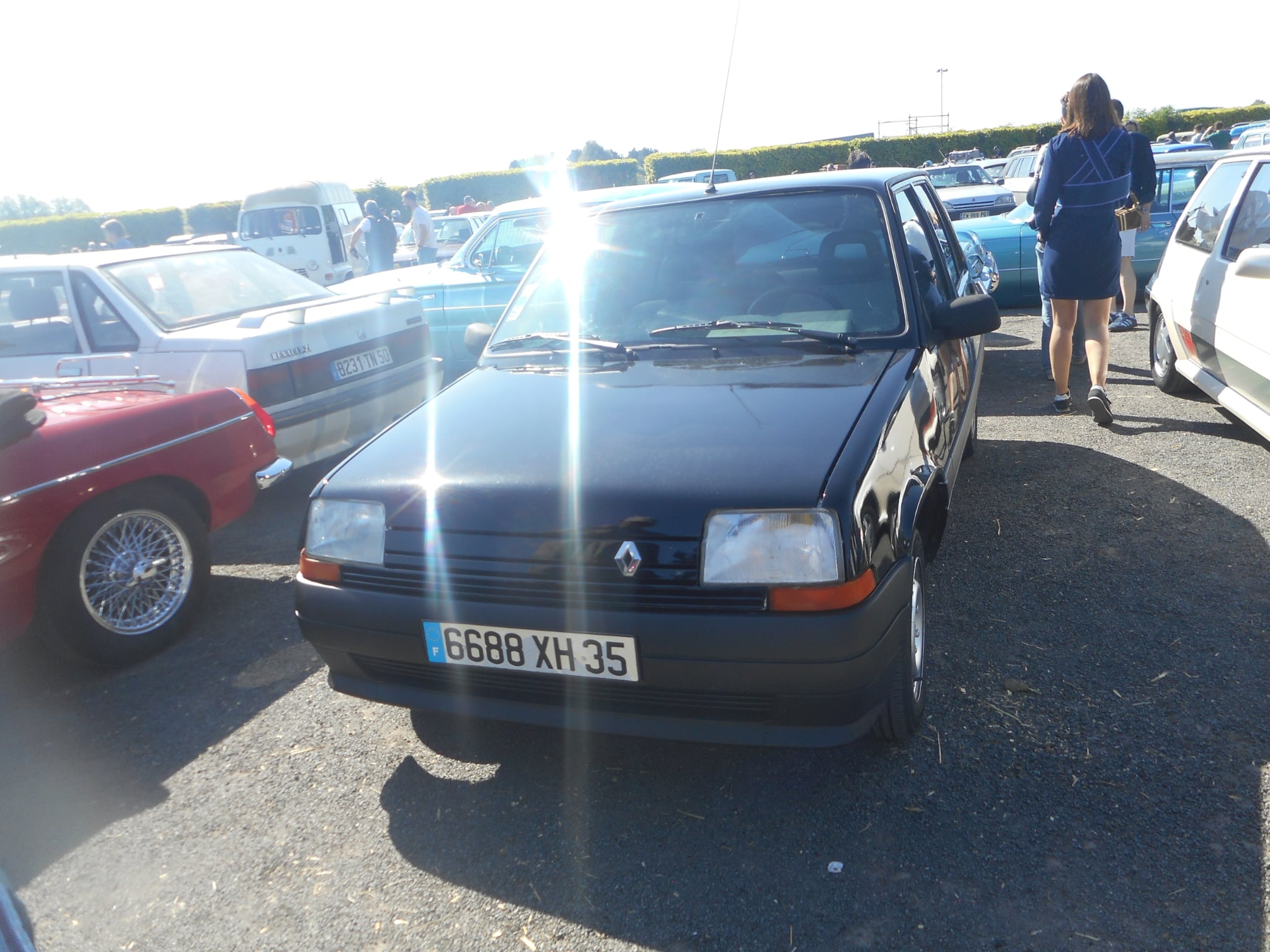 6688 XH 35, Renault 5 2nd gen Supercinq 5-door Hatch (B40), 1984–1996