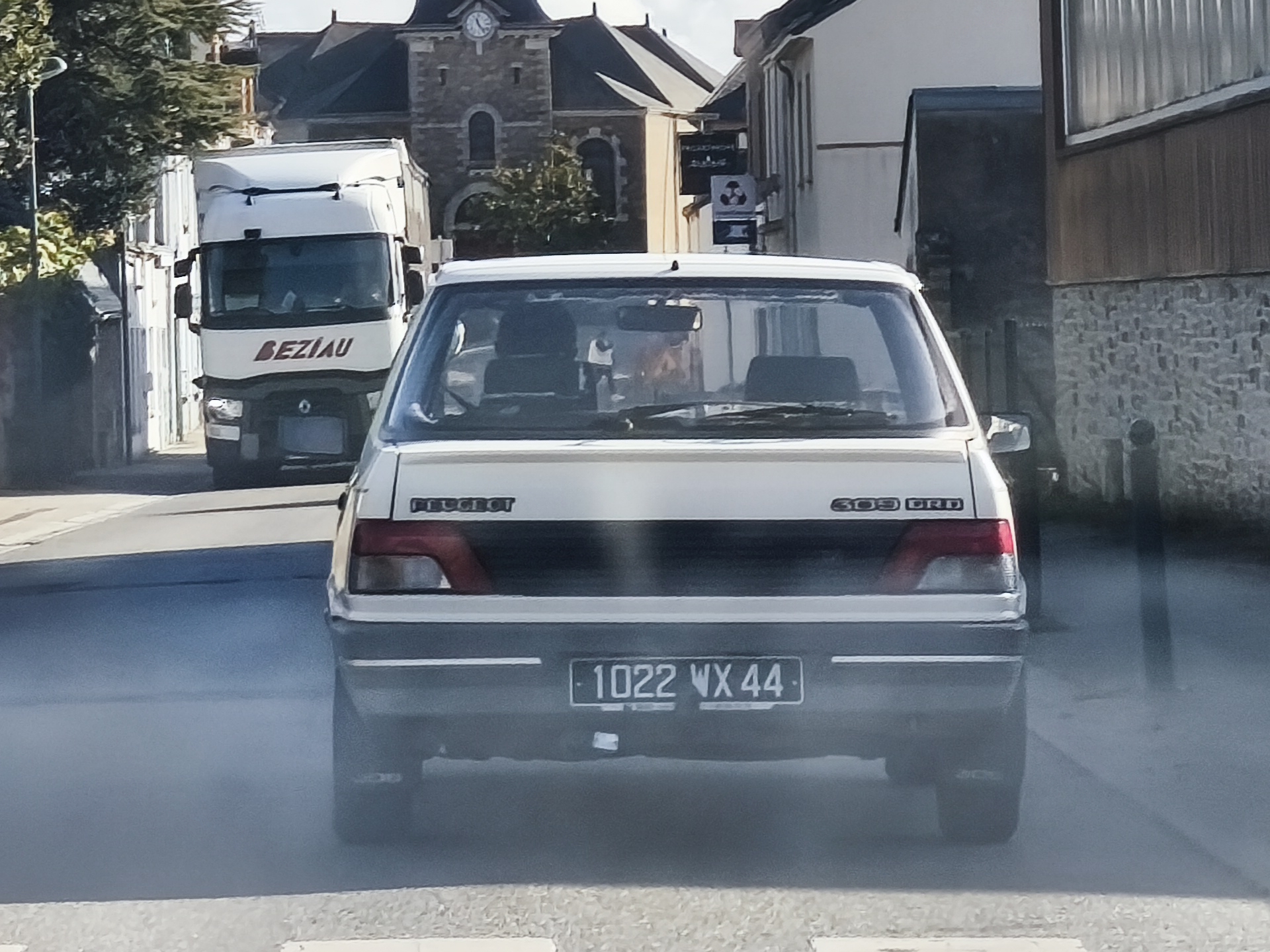 1022 WX 44, Peugeot 309 1st gen 5-door Hatch (10A/C), 1985–1993