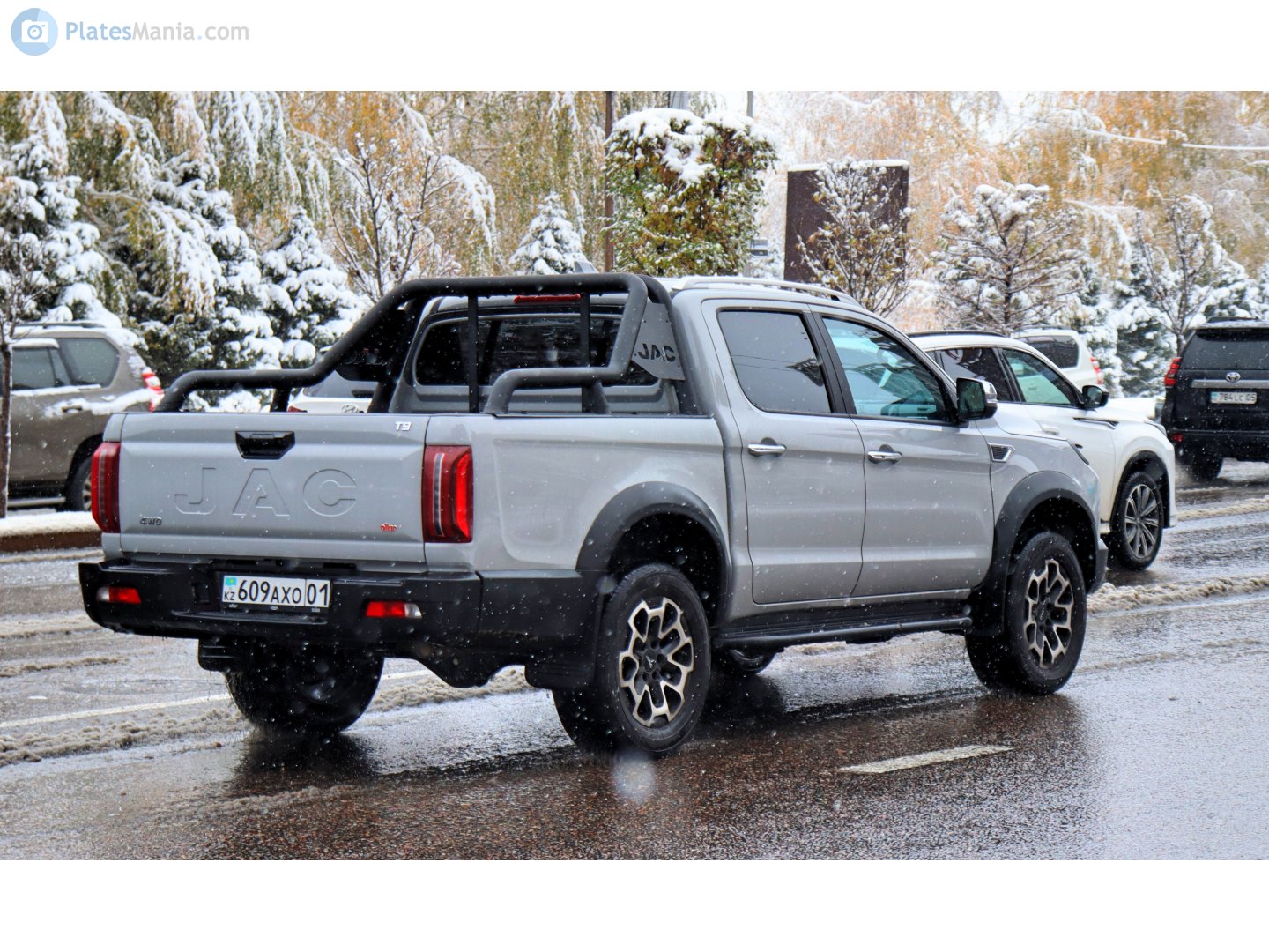 609 AXO 01, JAC T9 Hunter 