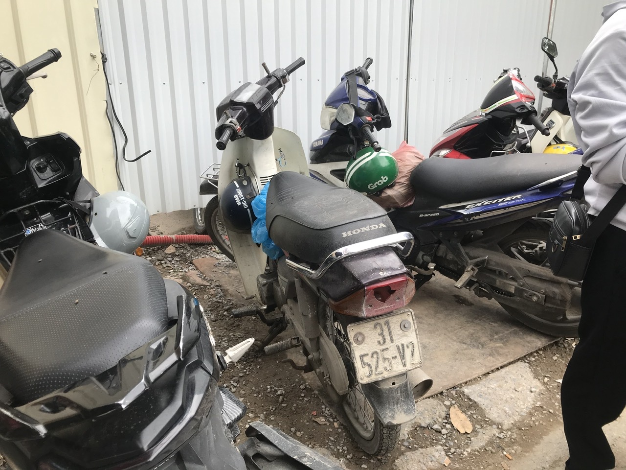 31 525-V2, Honda Dream 