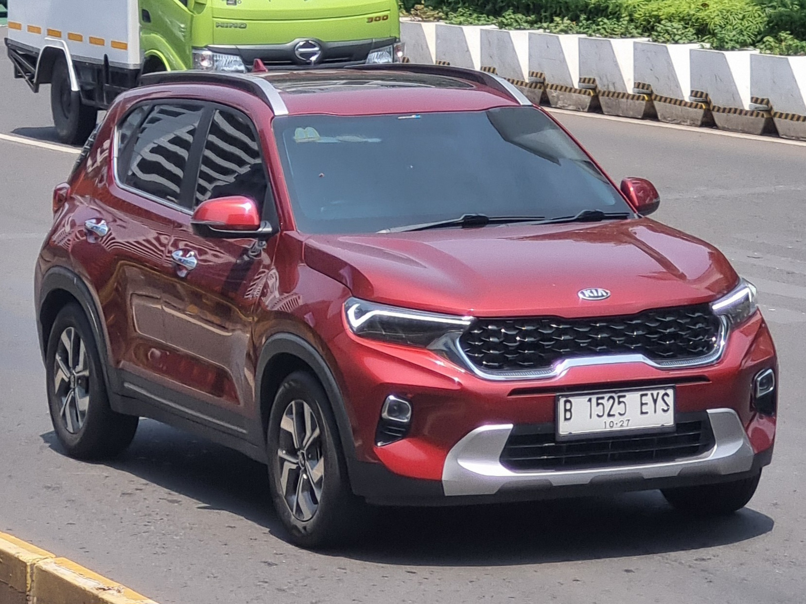 B 1525 EYS, Kia Sonet 1st gen (QY), 2020–2024