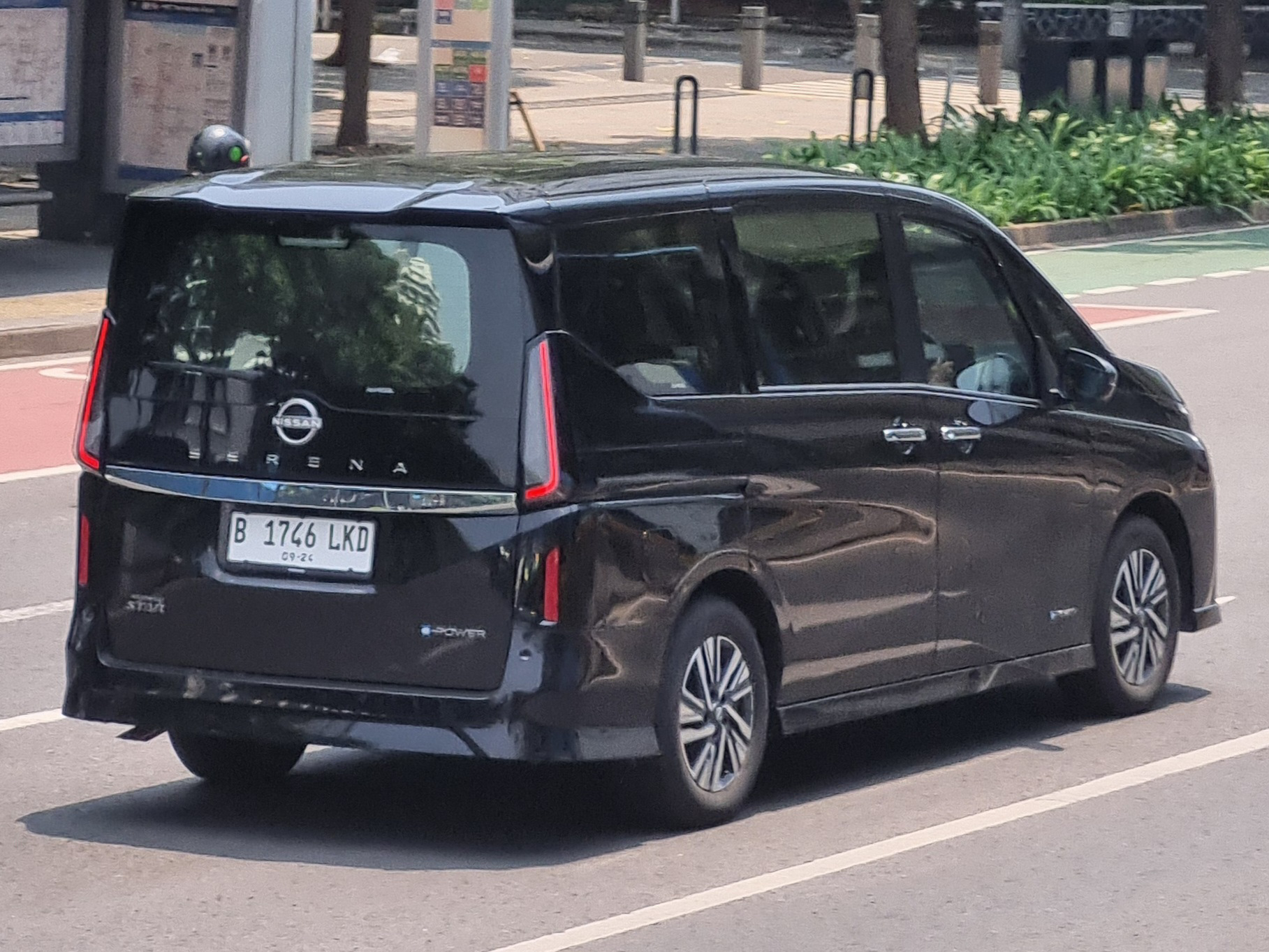 B 1746 LKD, Nissan Serena 6th gen (C28), 2022–