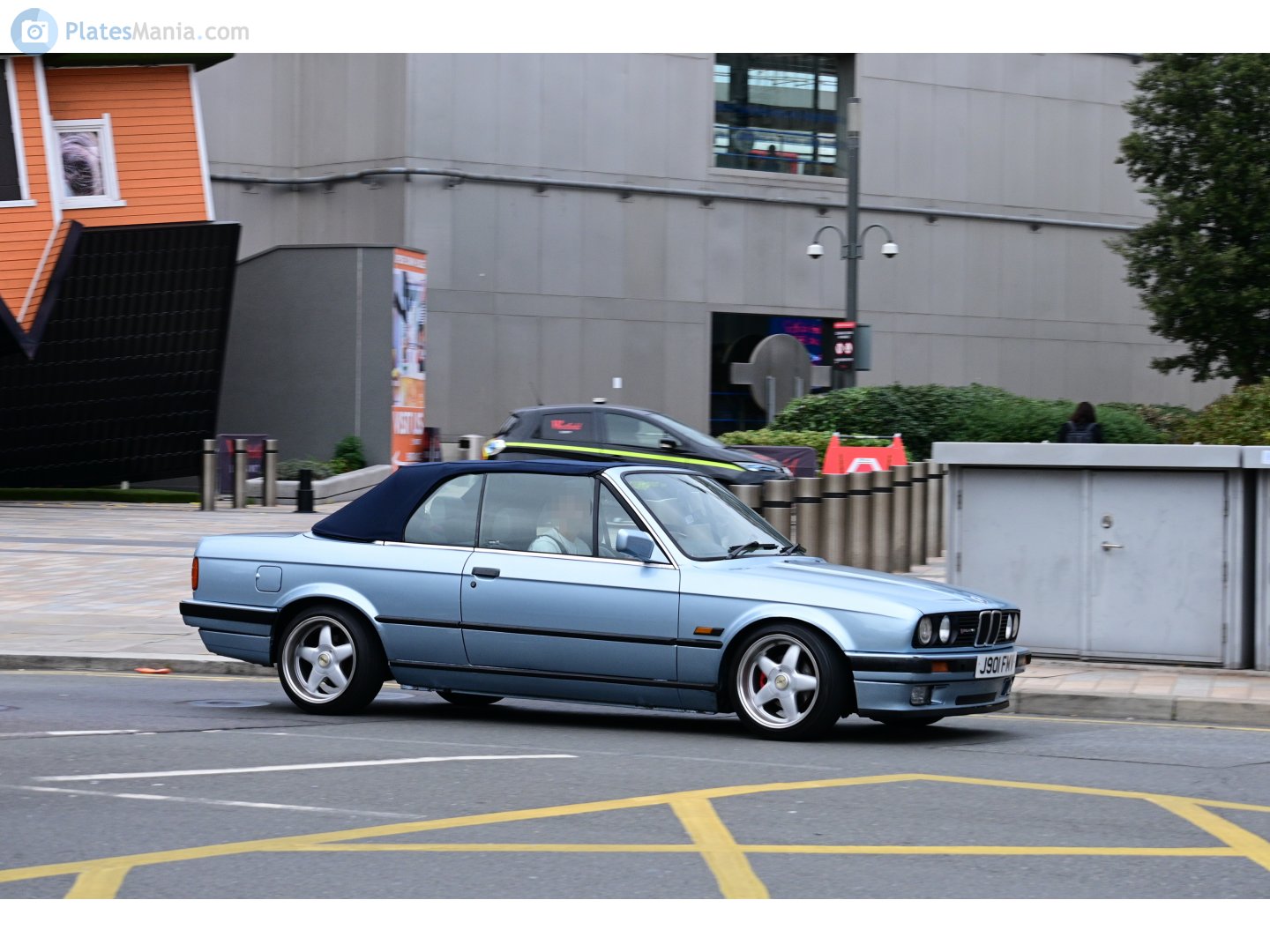 J901FMY, BMW 3 Series 2nd gen Convertible (E30), 1985–1994