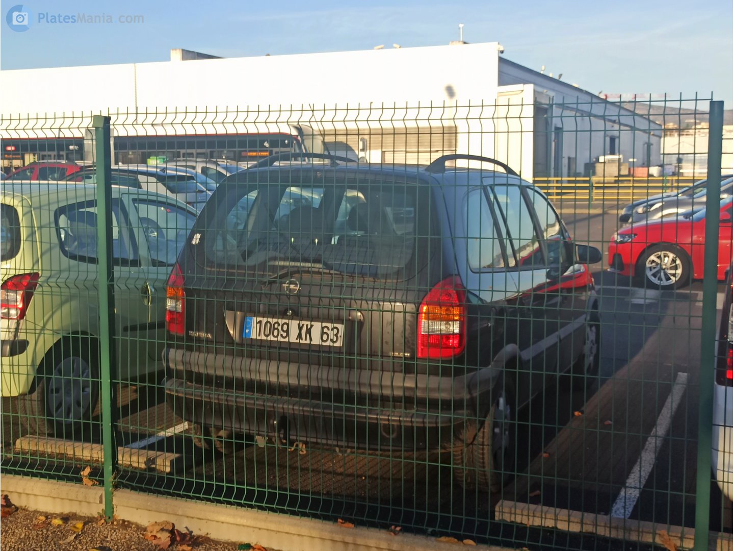 1069 XK 63, Opel Zafira 1st gen (A; T98), 1999–2005